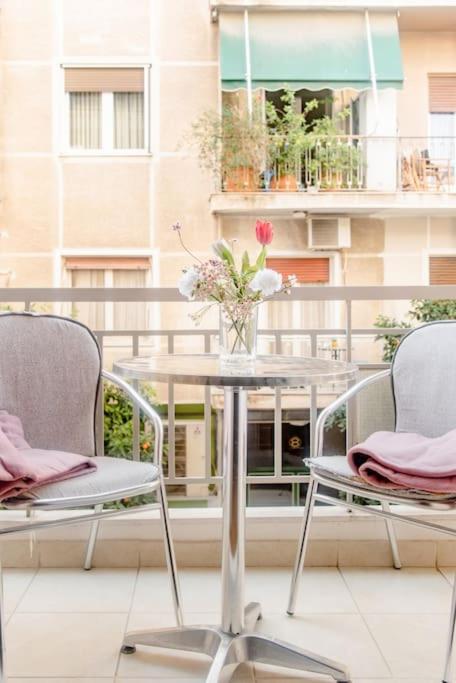 Modern full apt near acropolis/vaccinatedHosts