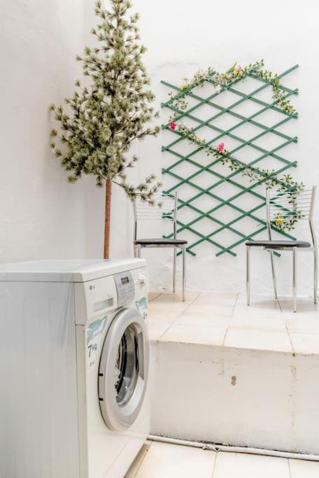 Modern full apt near acropolis/vaccinatedHosts