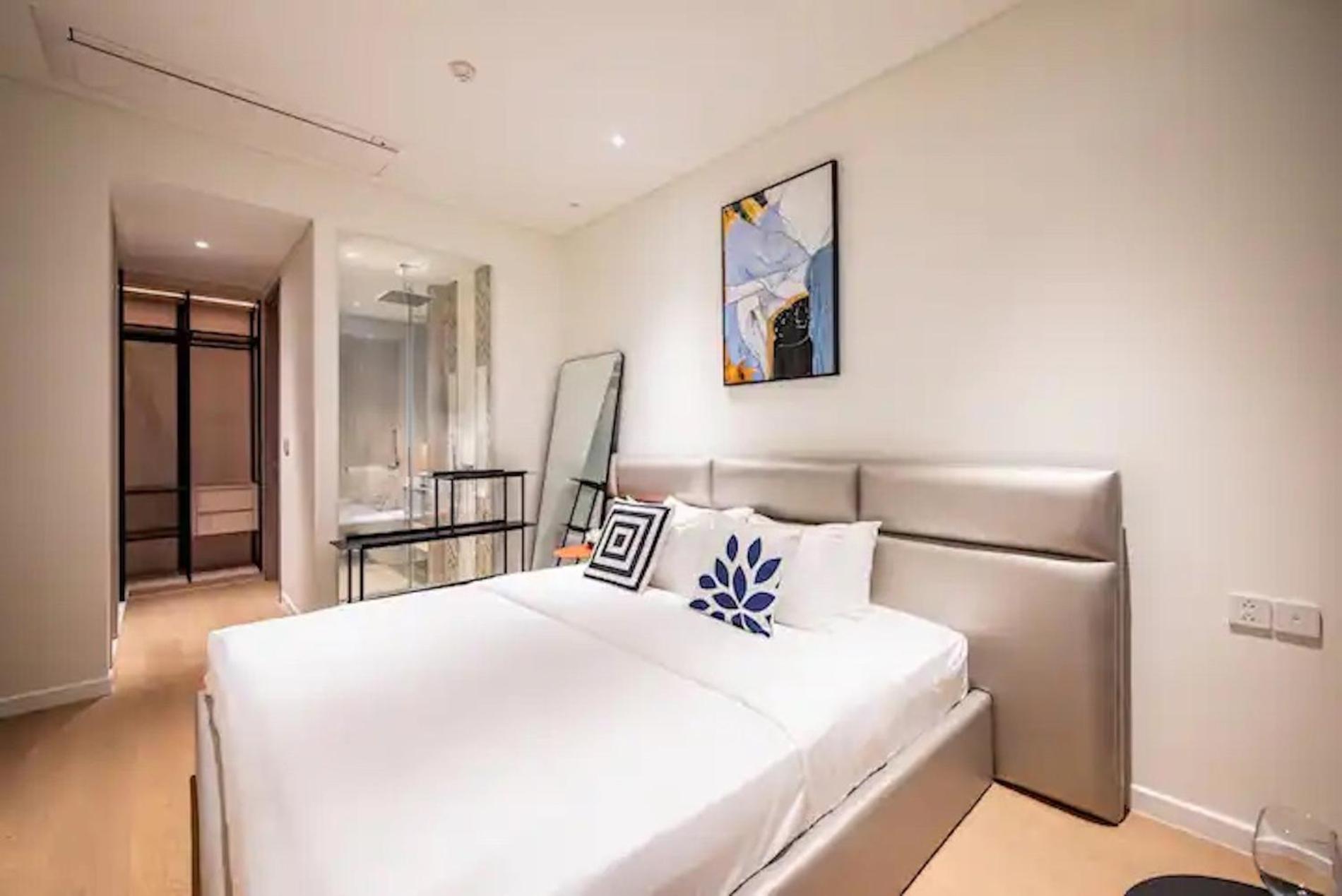 ZO Apartment Opera, Crest, Galleria -Central Saigon -Free POOL-GYM-SAUNA Room-YOGA Room