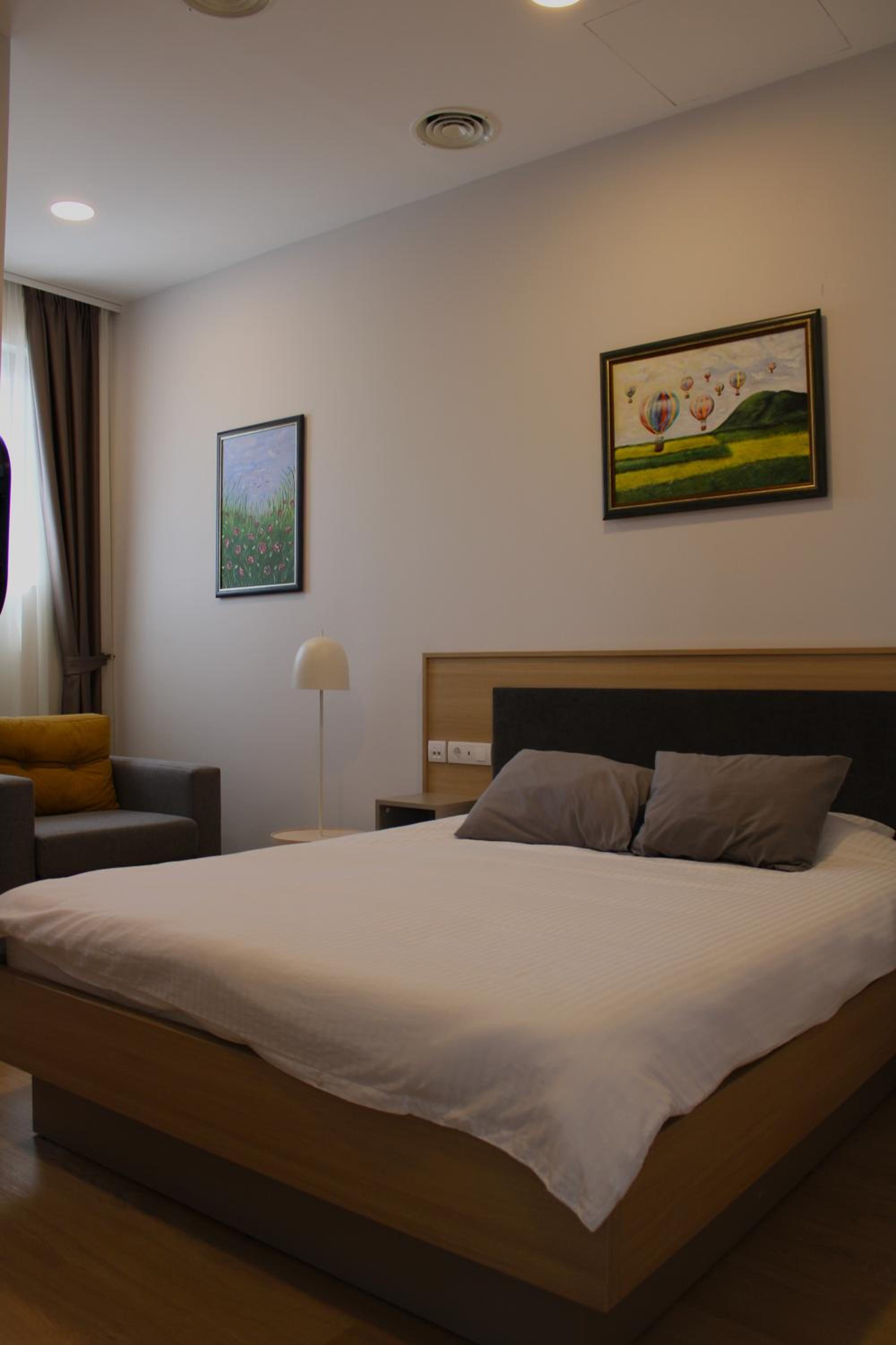MD Apartmants view 3