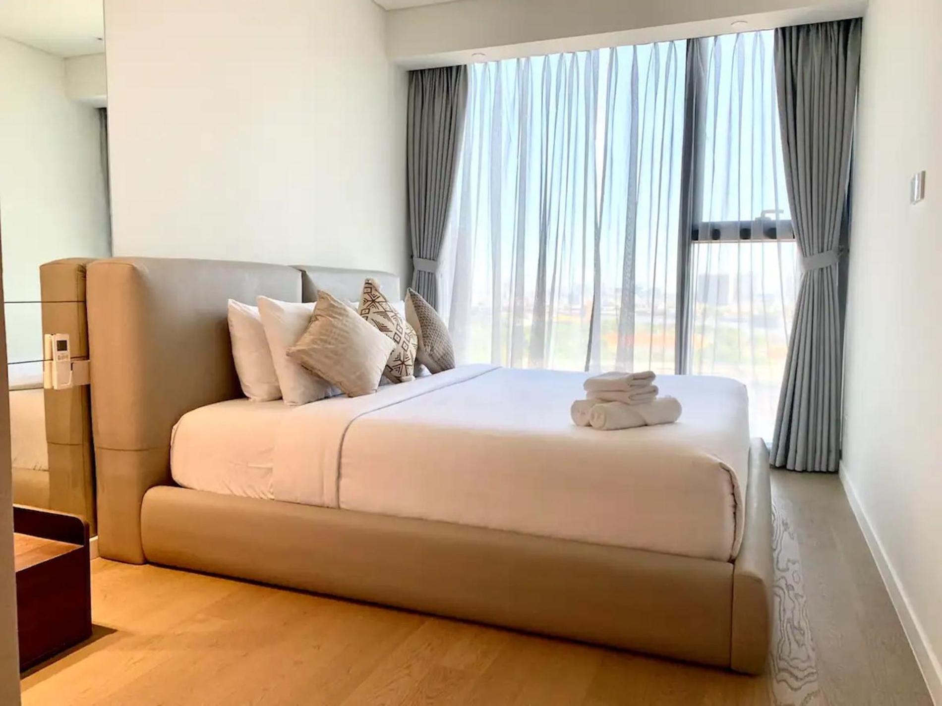 ZO Apartment Opera, Crest, Galleria -Central Saigon -Free POOL-GYM-SAUNA Room-YOGA Room