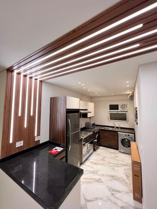 White Palace served Apartment 11