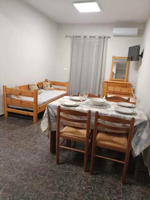 Astros Apartments