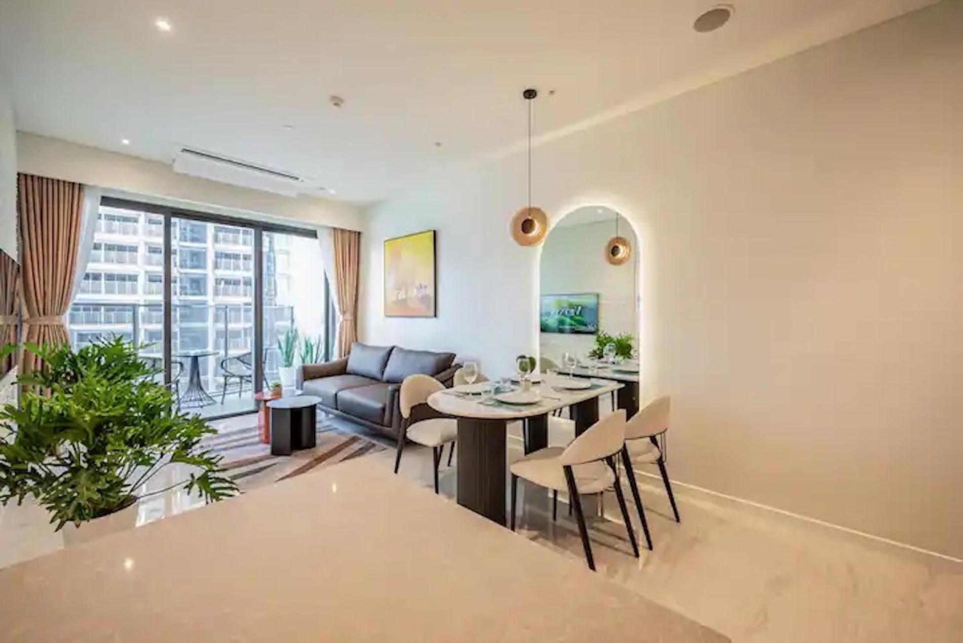 ZO Apartment Opera, Crest, Galleria -Central Saigon -Free POOL-GYM-SAUNA Room-YOGA Room