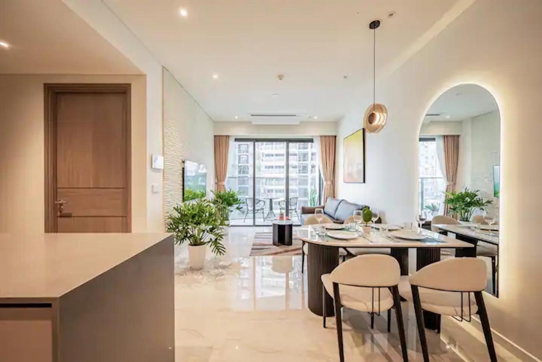 ZO Apartment Opera, Crest, Galleria -Central Saigon -Free POOL-GYM-SAUNA Room-YOGA Room