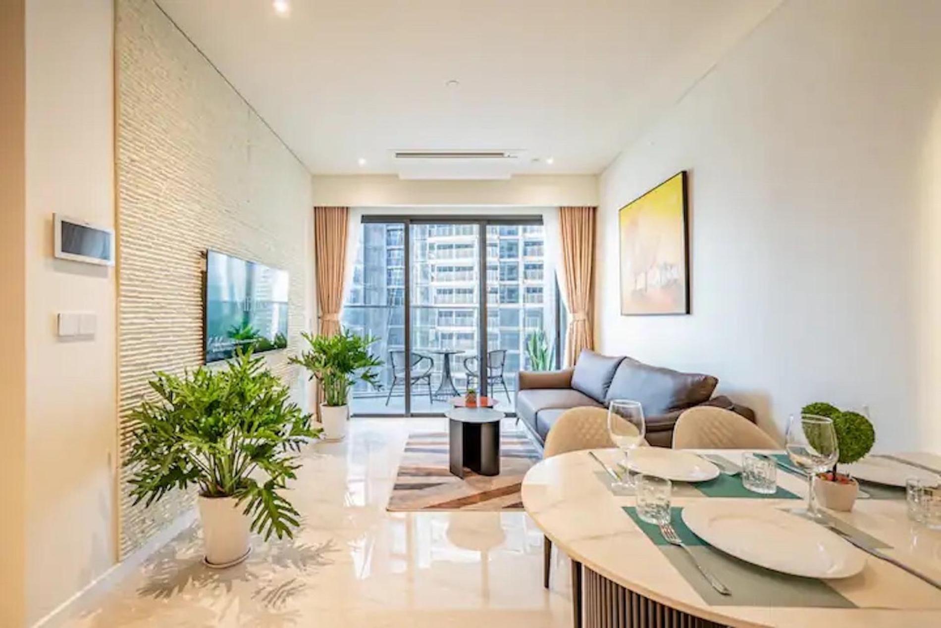 ZO Apartment Opera, Crest, Galleria -Central Saigon -Free POOL-GYM-SAUNA Room-YOGA Room