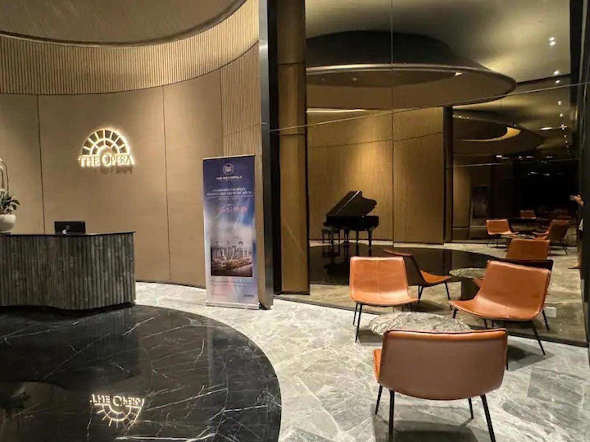 ZO Apartment Opera, Crest, Galleria -Central Saigon -Free POOL-GYM-SAUNA Room-YOGA Room