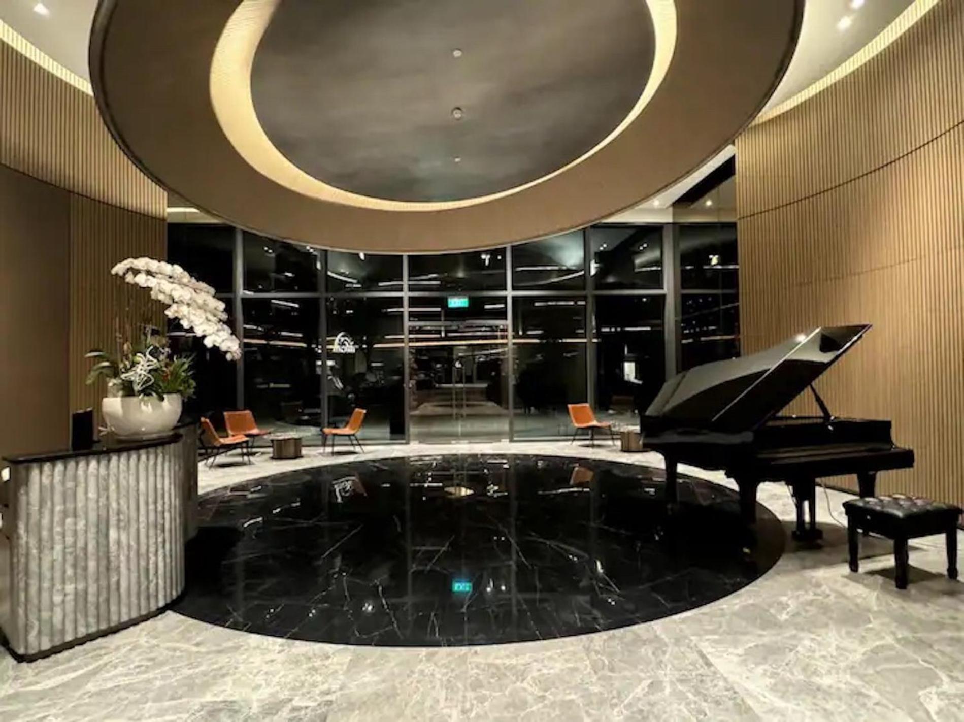 ZO Apartment Opera, Crest, Galleria -Central Saigon -Free POOL-GYM-SAUNA Room-YOGA Room