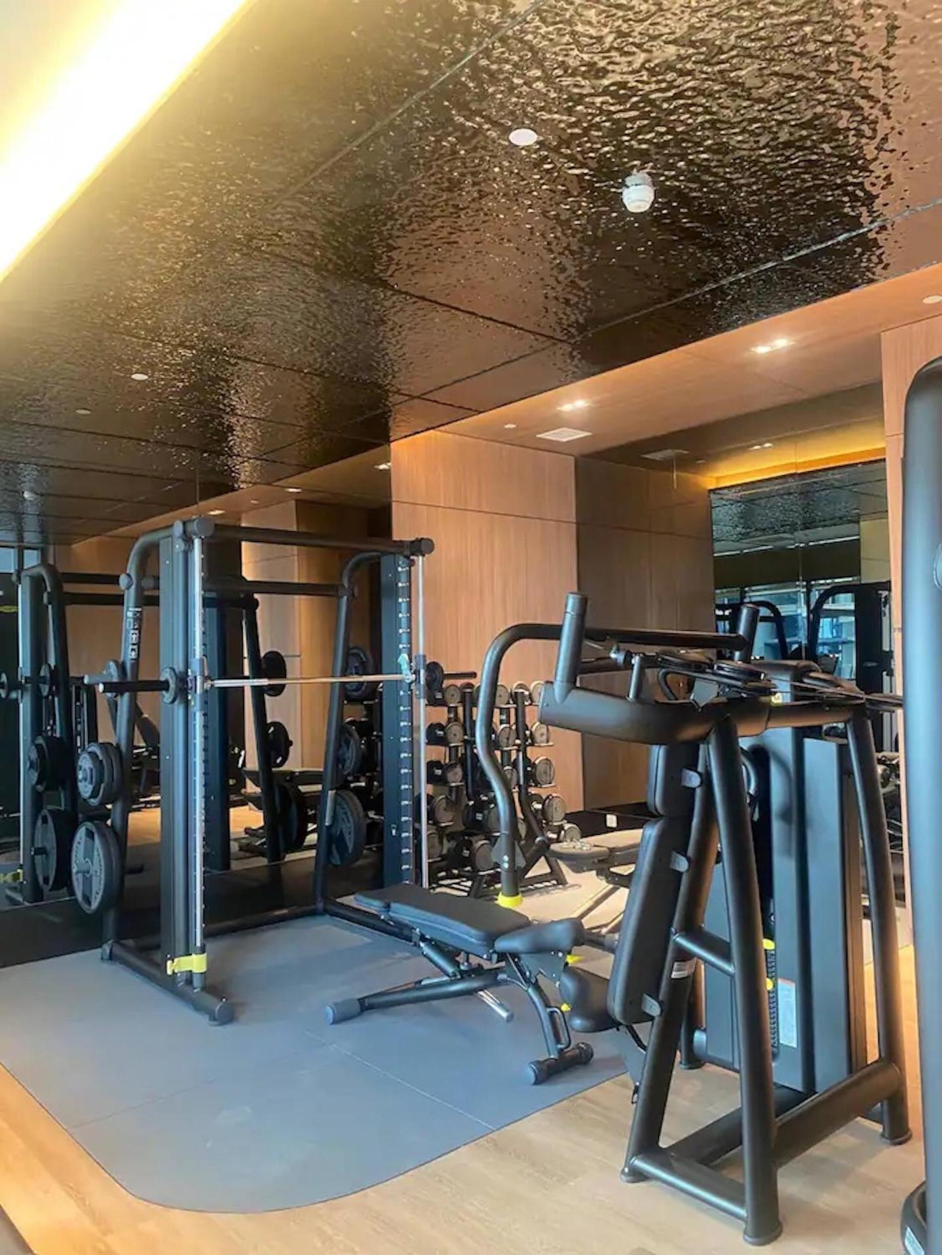 ZO Apartment Opera, Crest, Galleria -Central Saigon -Free POOL-GYM-SAUNA Room-YOGA Room