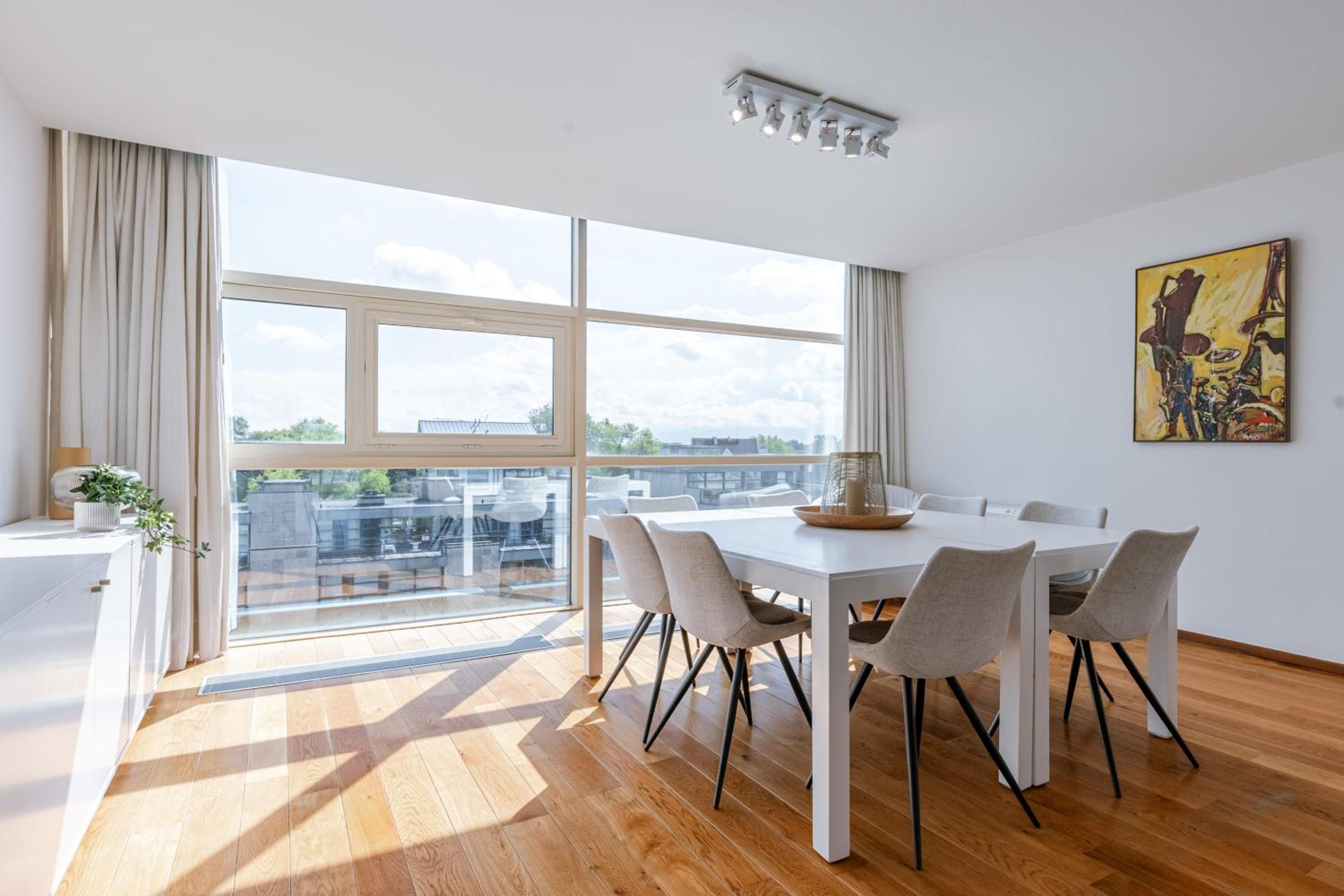 Spacious apt for 8 in Oostduinkerke near beach