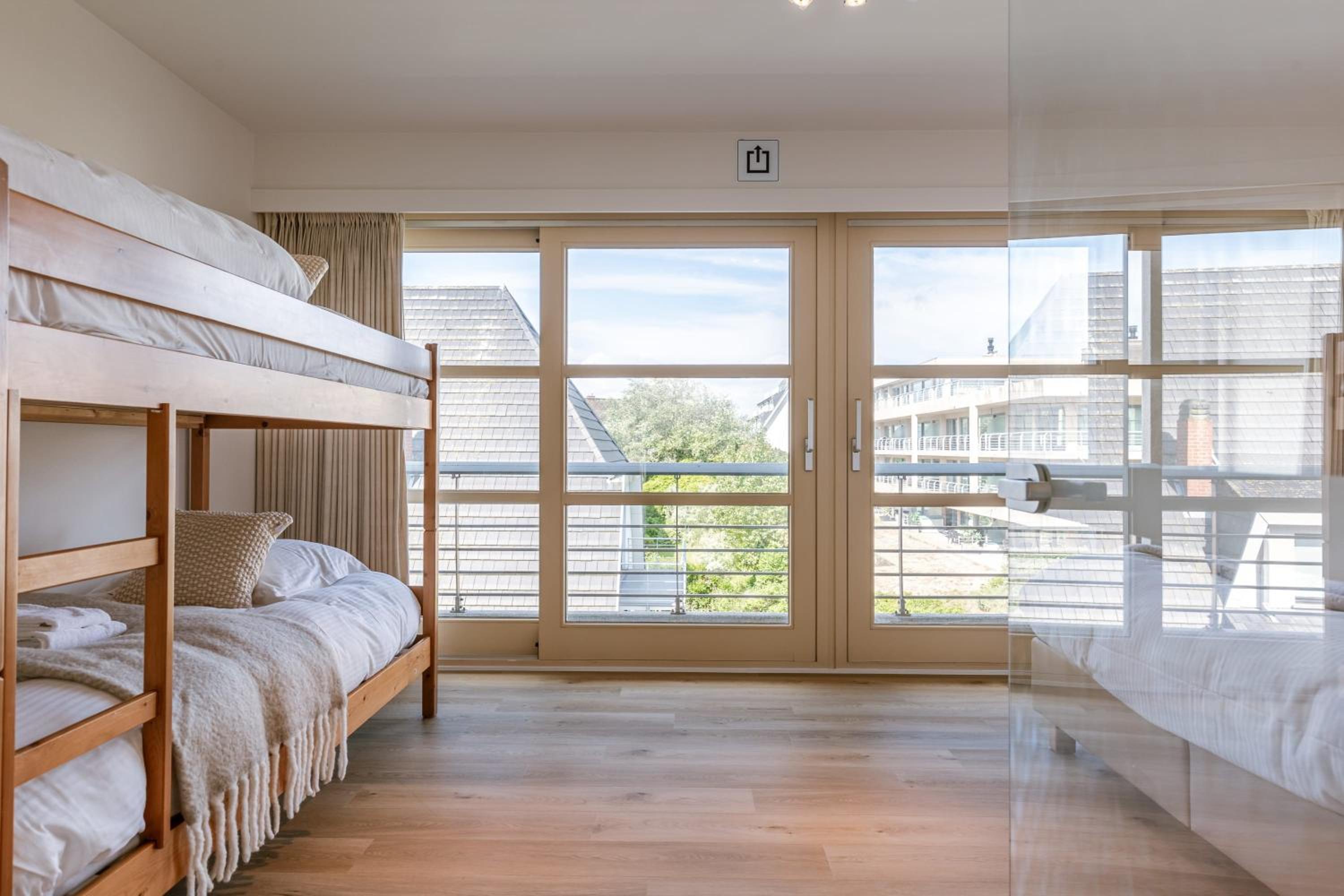 Spacious apt for 8 in Oostduinkerke near beach