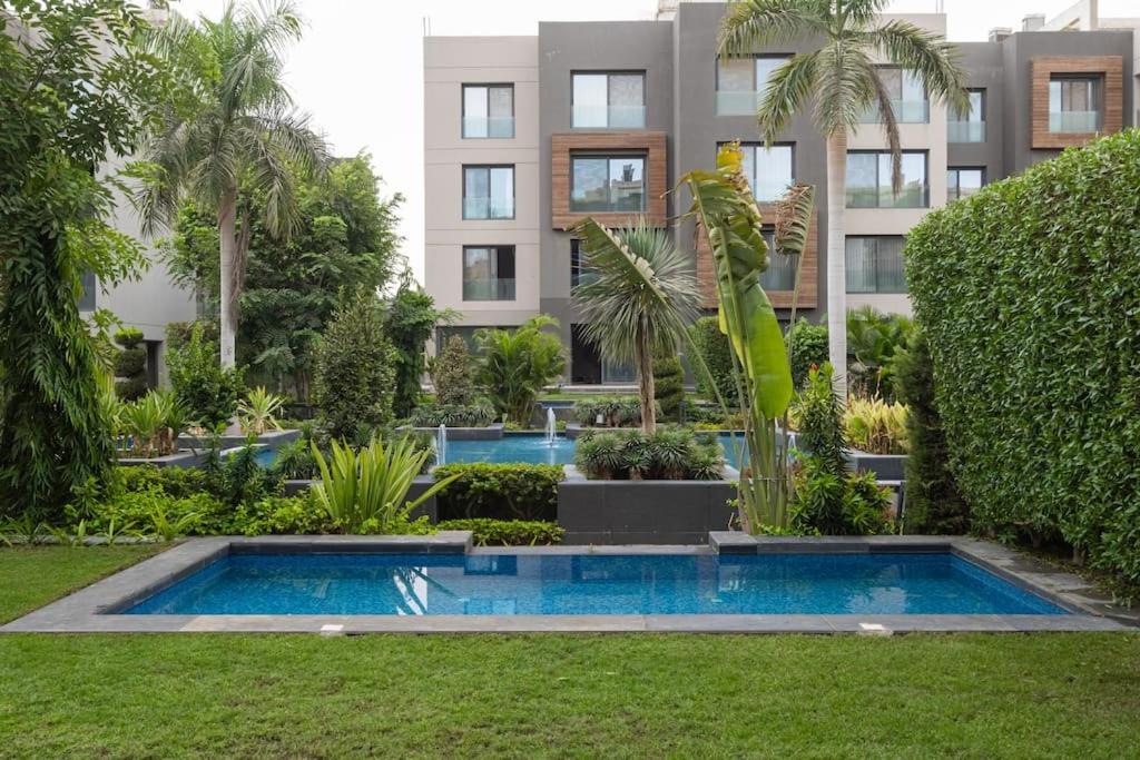 Private Pool Three Bedroom Apartment Silver Palm