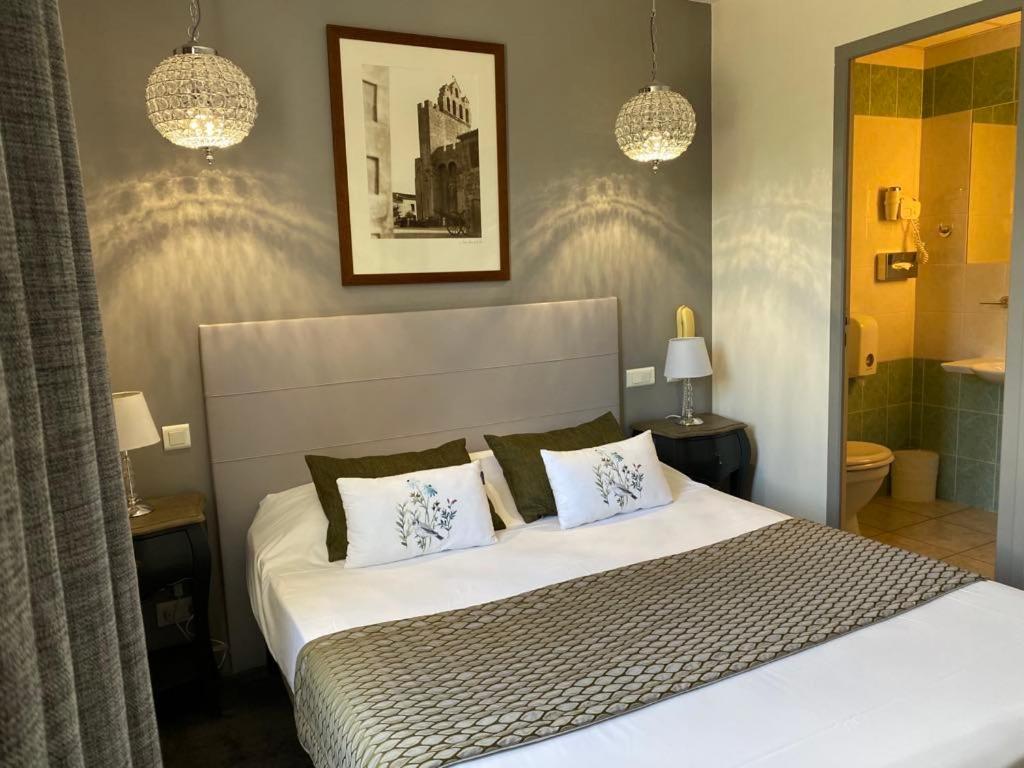 Arles Vacations - Brit Hotel Acacias - Property Image 8
