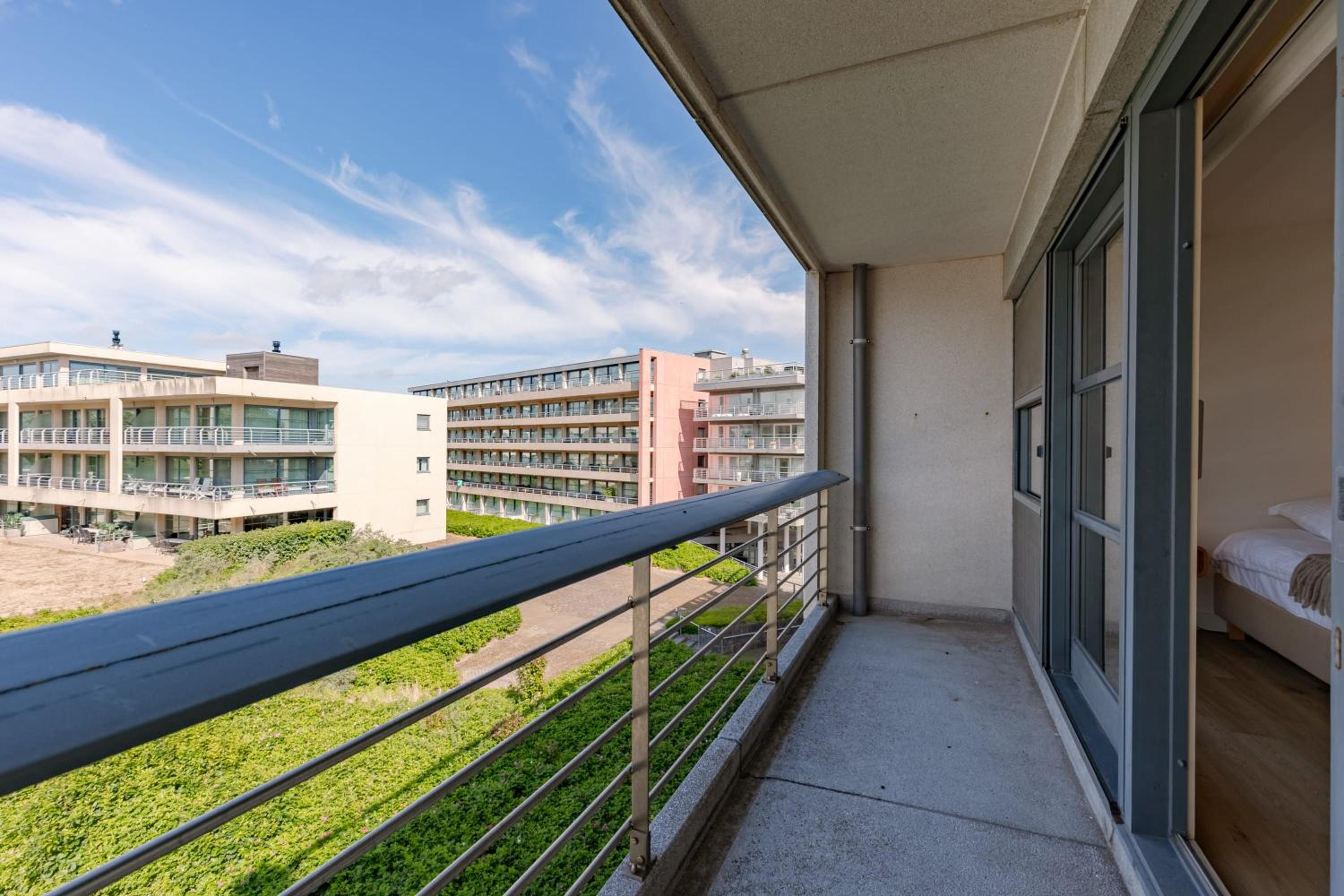 Spacious apt for 8 in Oostduinkerke near beach