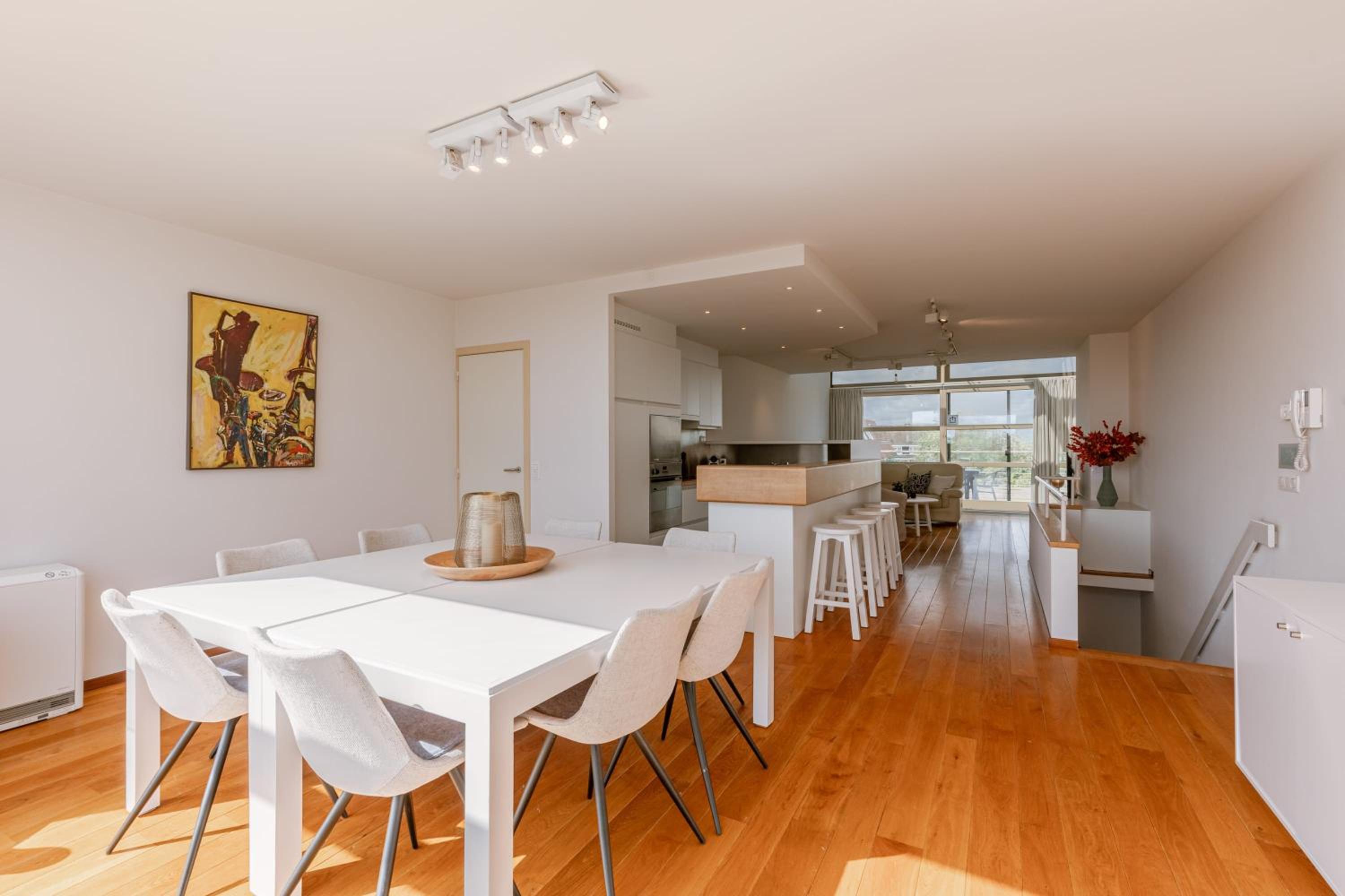 Spacious apt for 8 in Oostduinkerke near beach