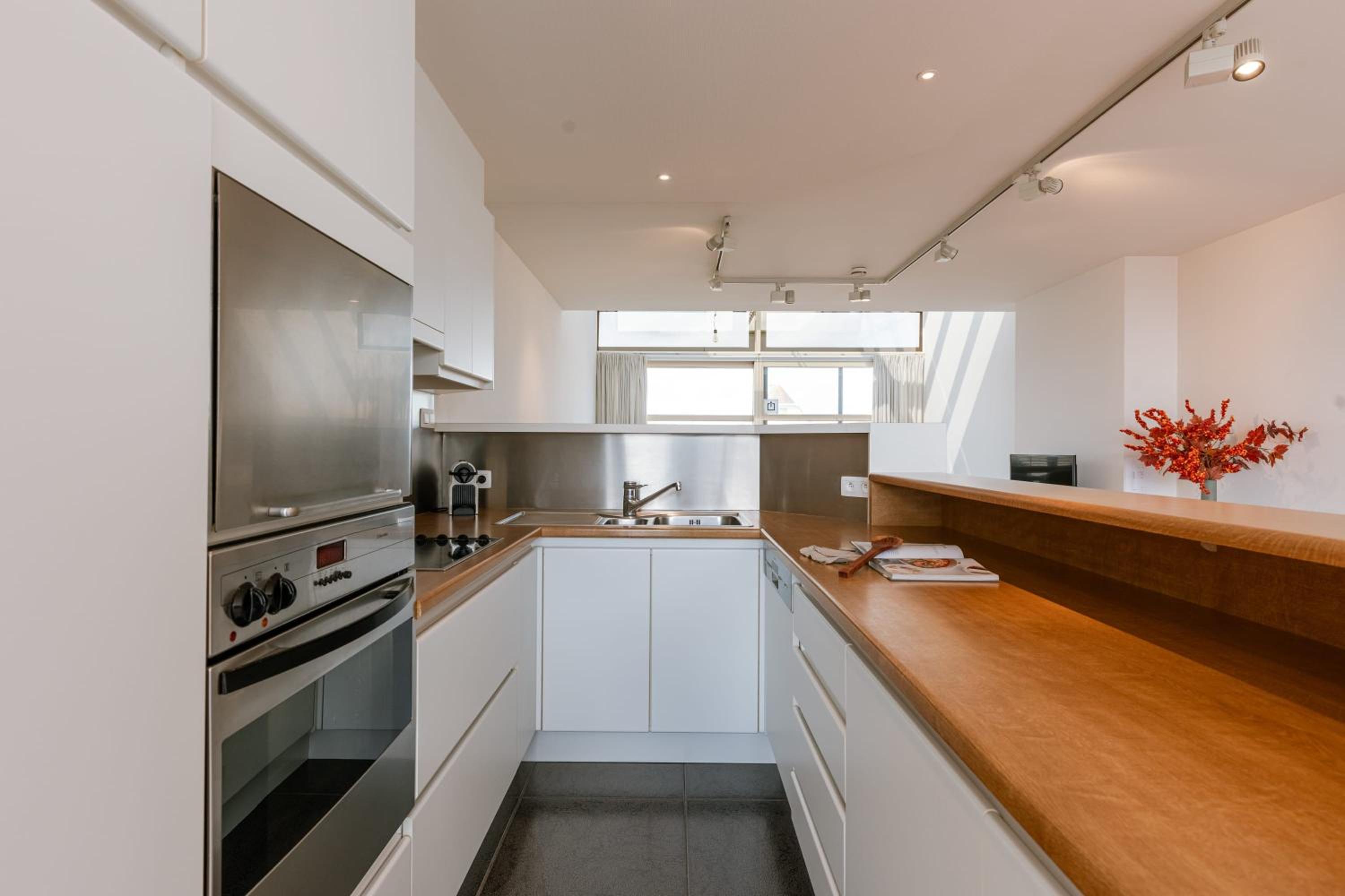 Spacious apt for 8 in Oostduinkerke near beach