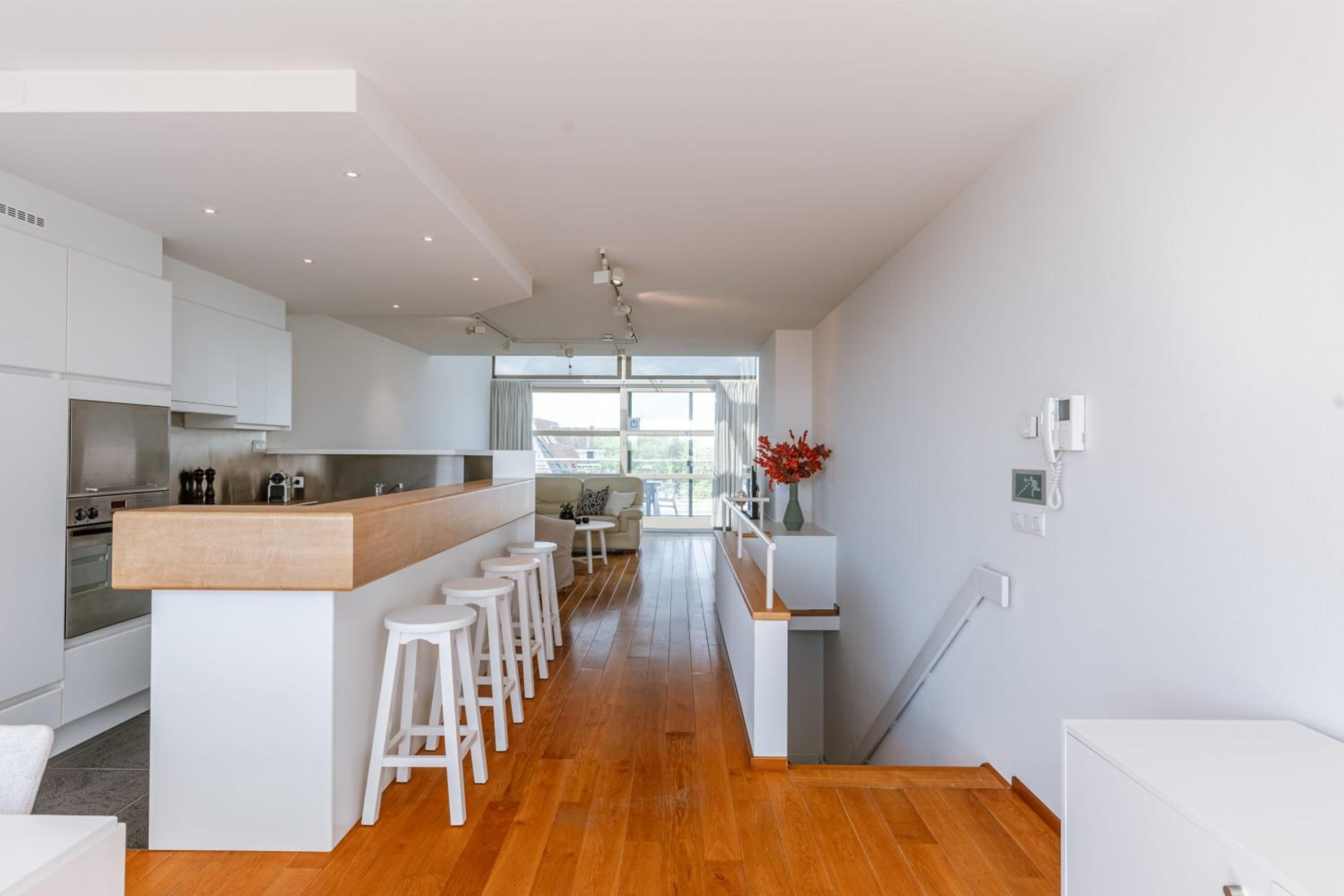 Spacious apt for 8 in Oostduinkerke near beach