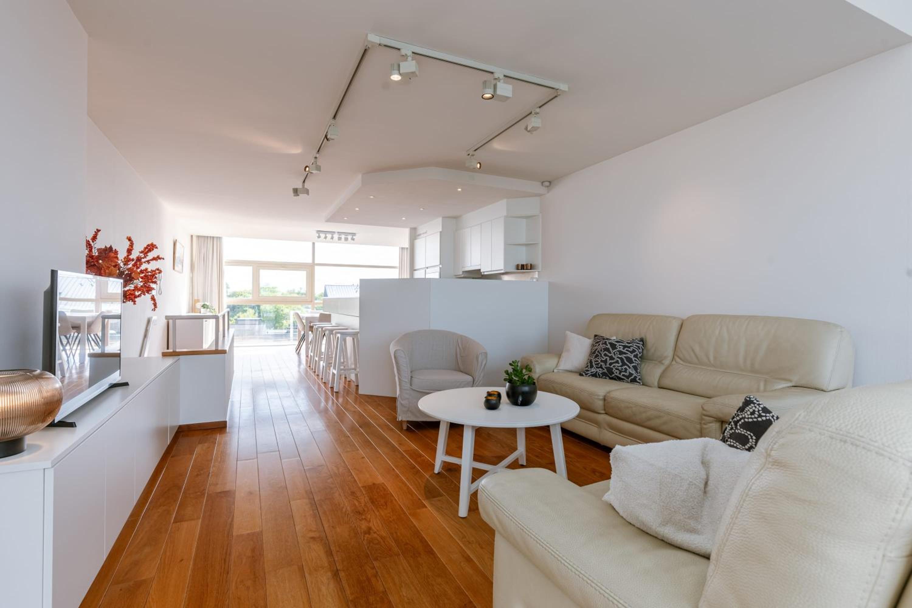 Spacious apt for 8 in Oostduinkerke near beach