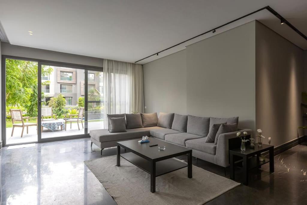 Private Pool Three Bedroom Apartment Silver Palm