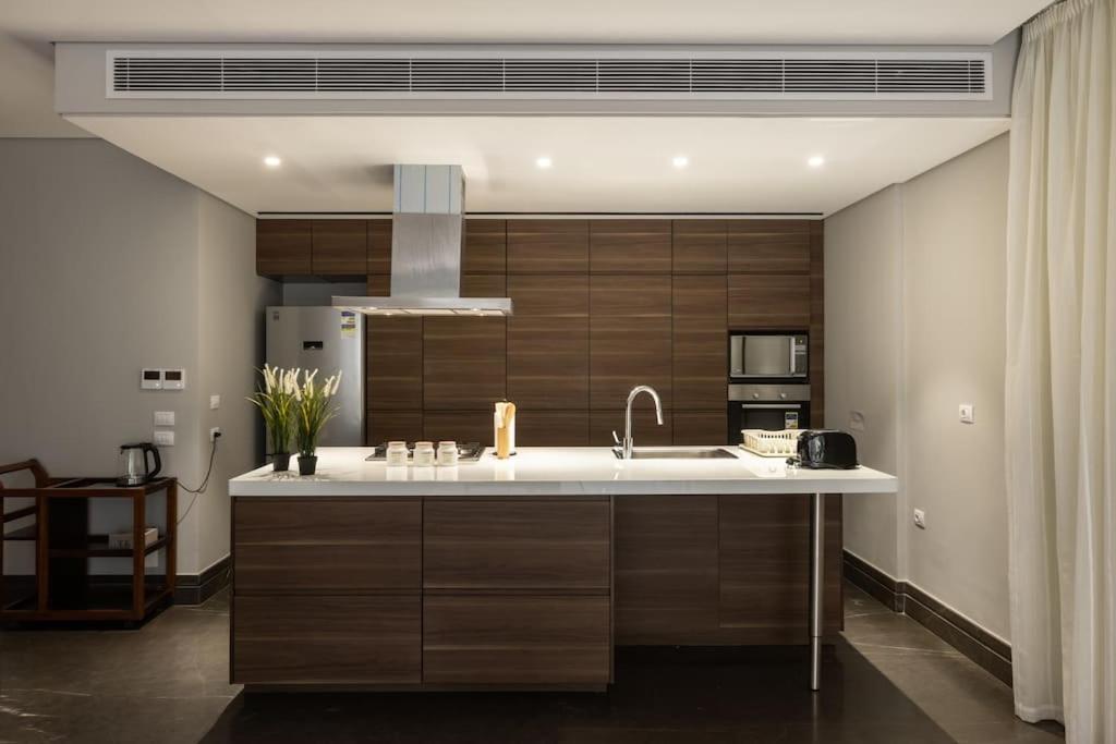 Private Pool Three Bedroom Apartment Silver Palm