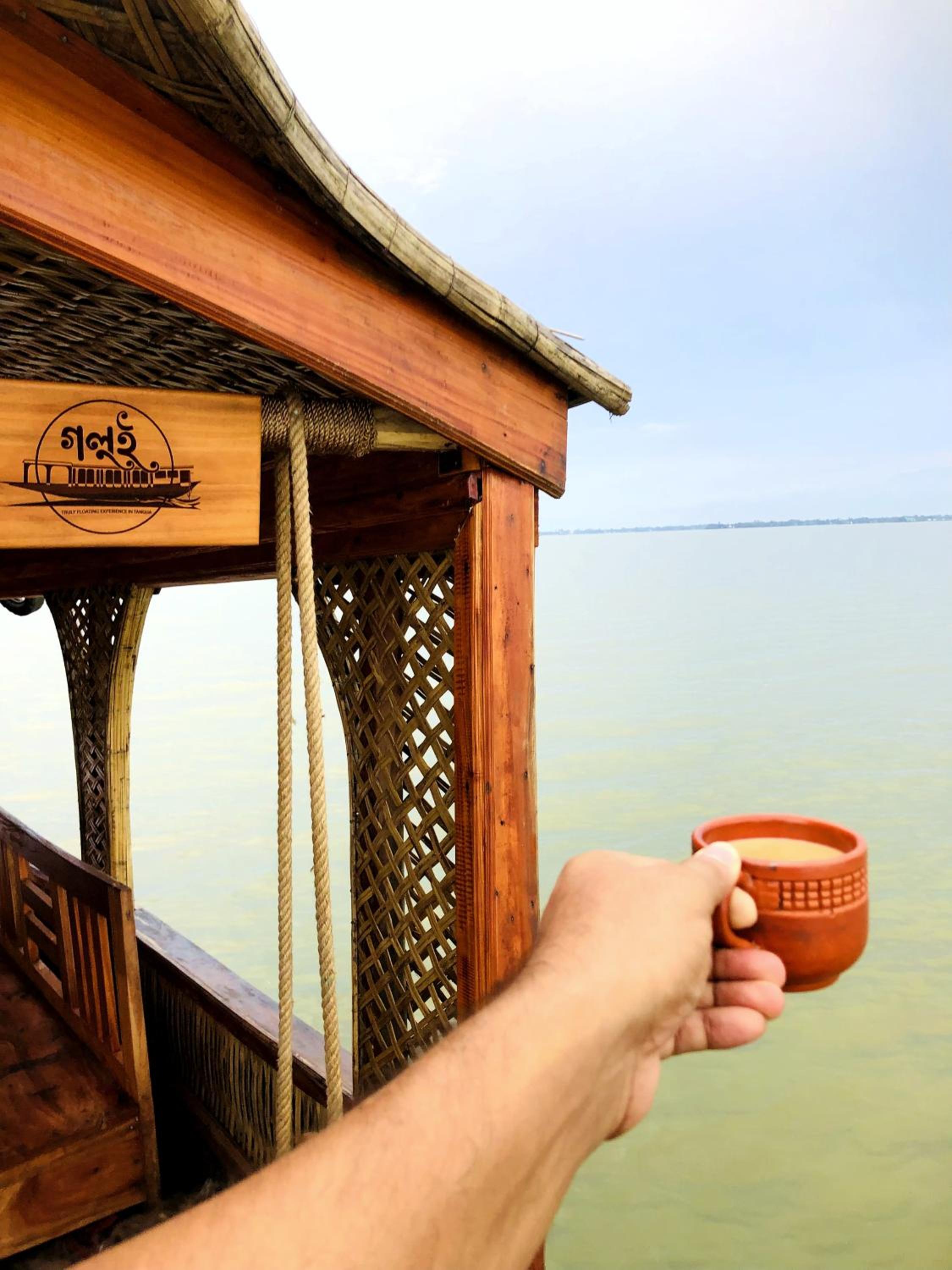 Galui - Truly Floating House in Tangua
