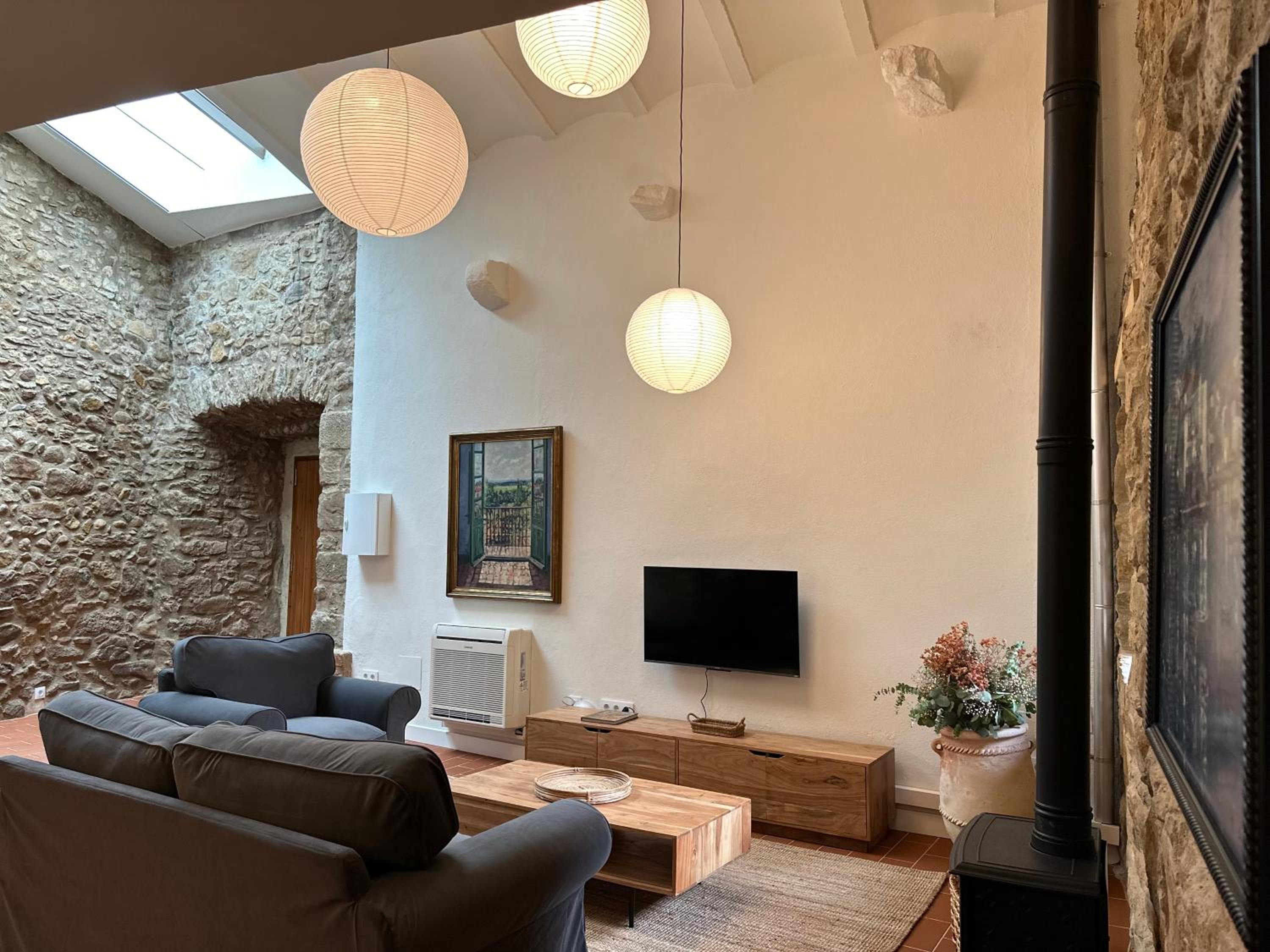Encís d'Empordà -Adults Only-