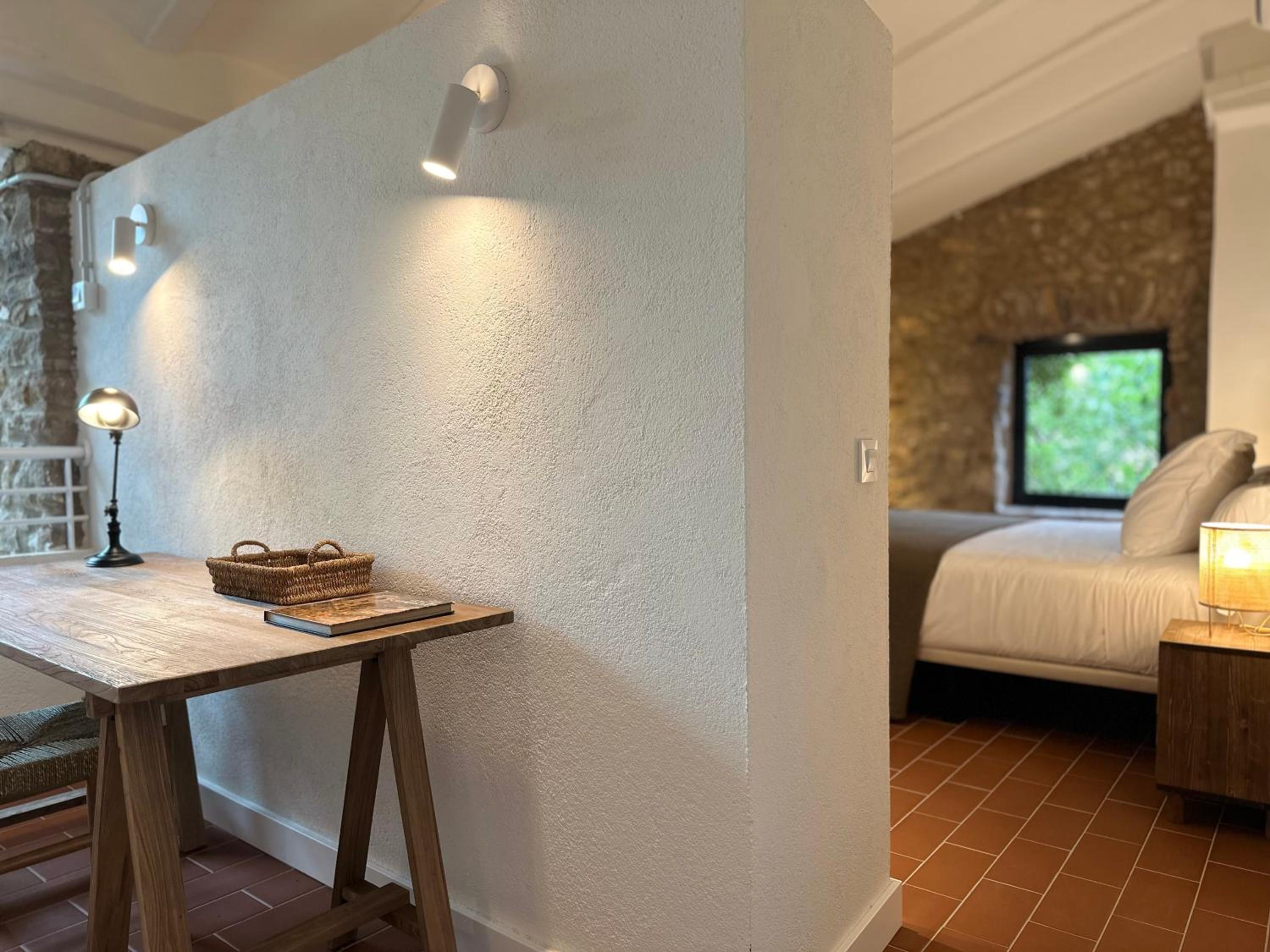 Encís d'Empordà -Adults Only-