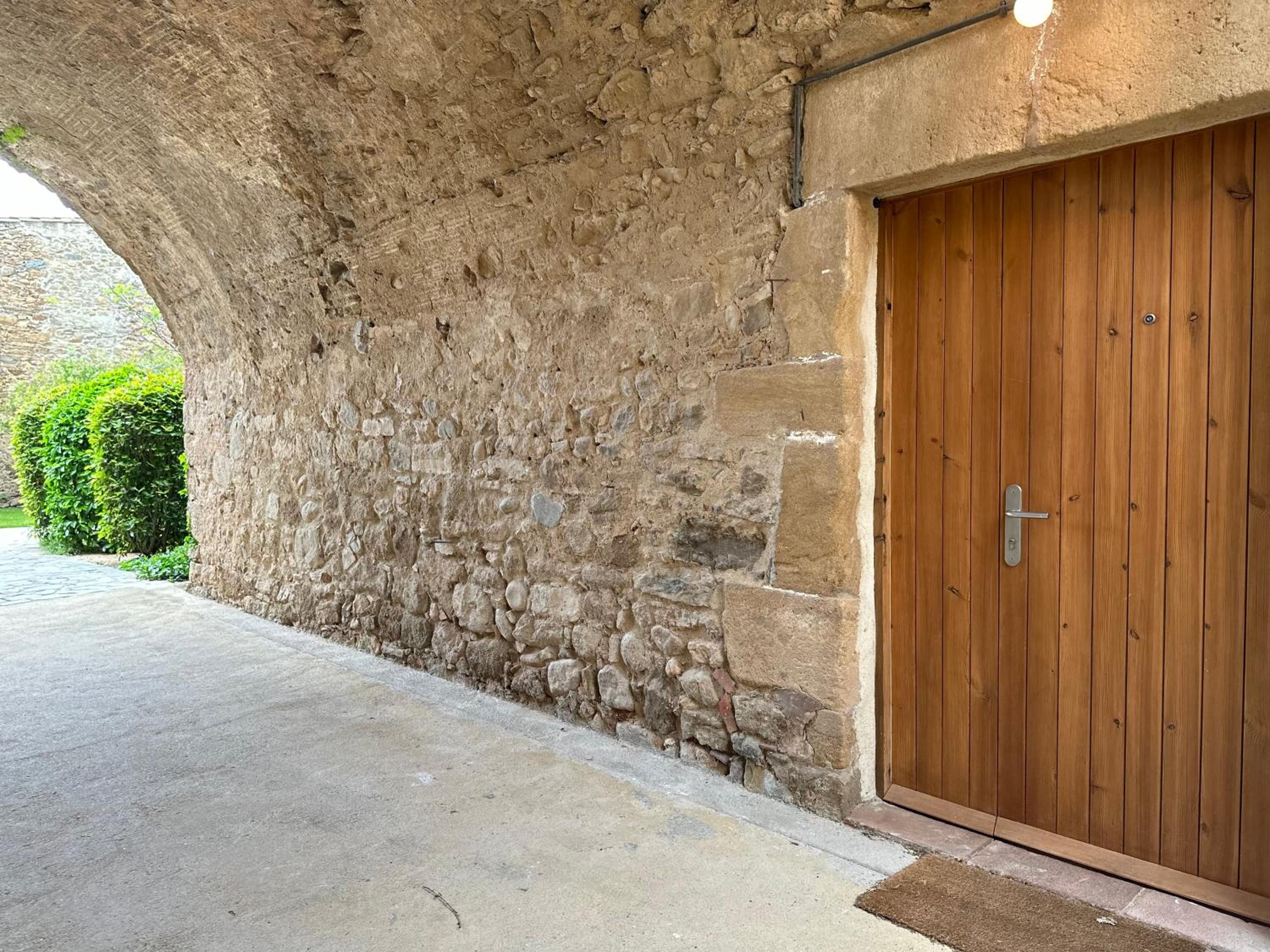 Encís d'Empordà -Adults Only-