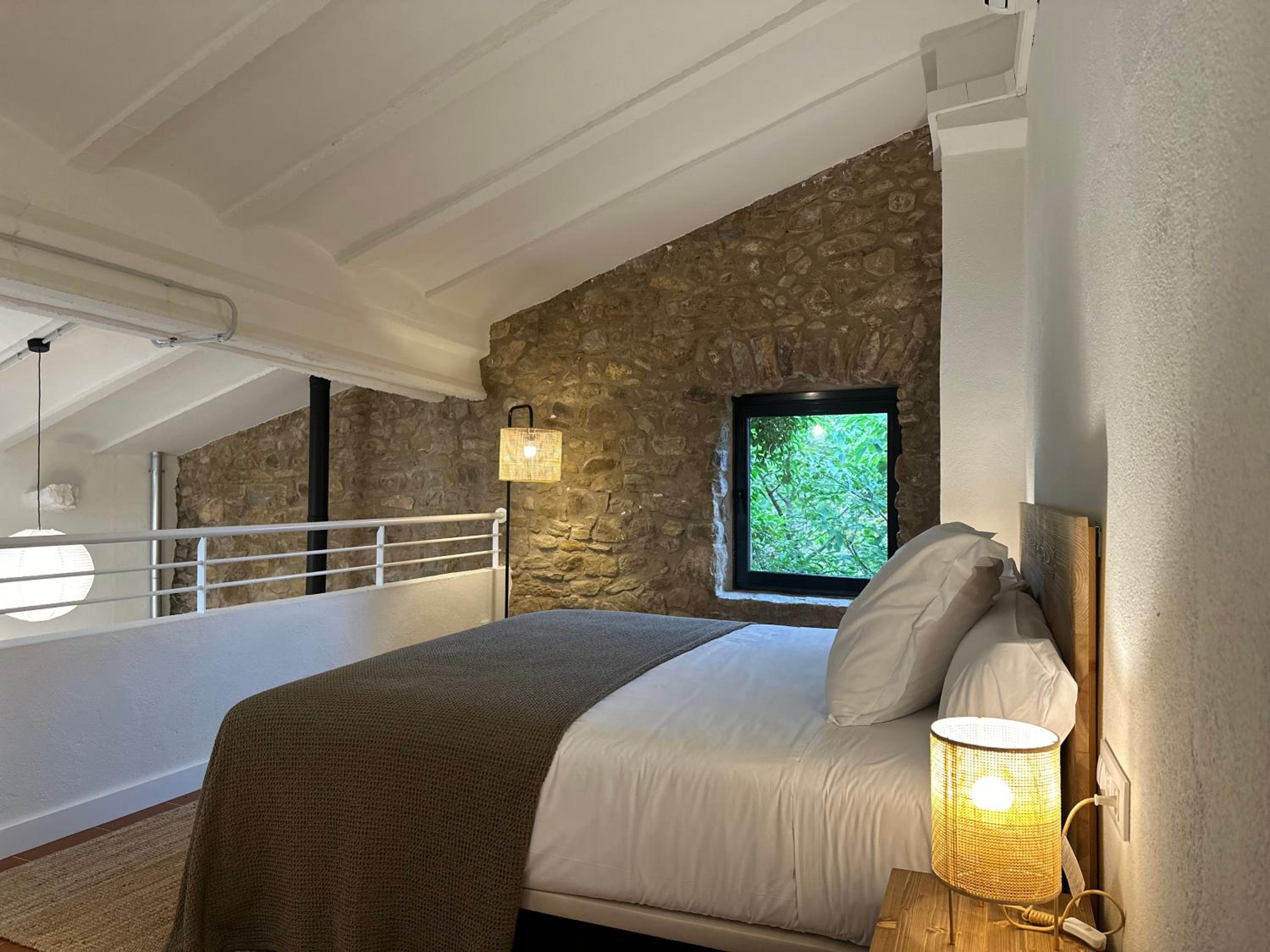 Encís d'Empordà -Adults Only-