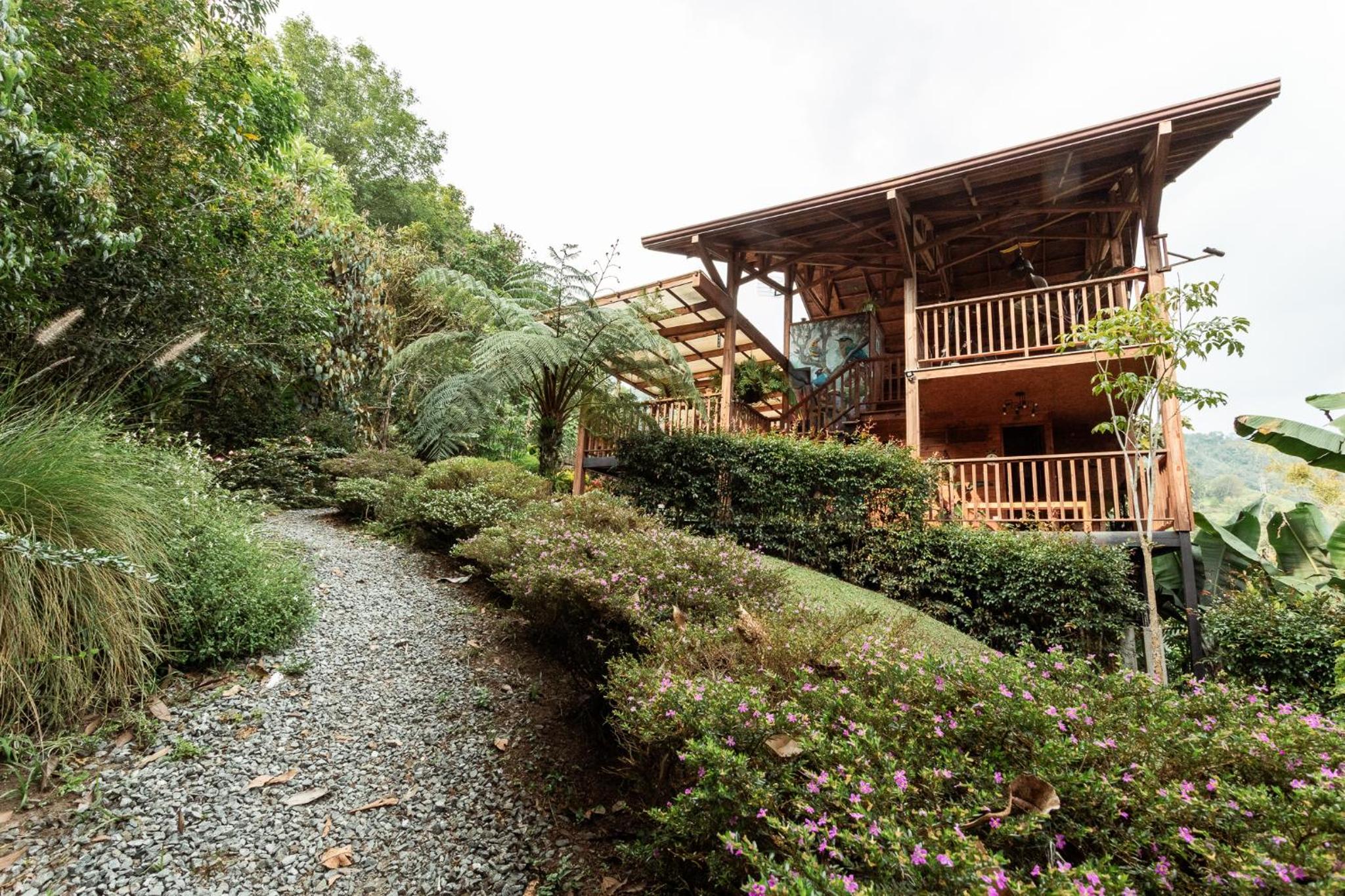 Tominejo Ecolodge - Casas en los árboles