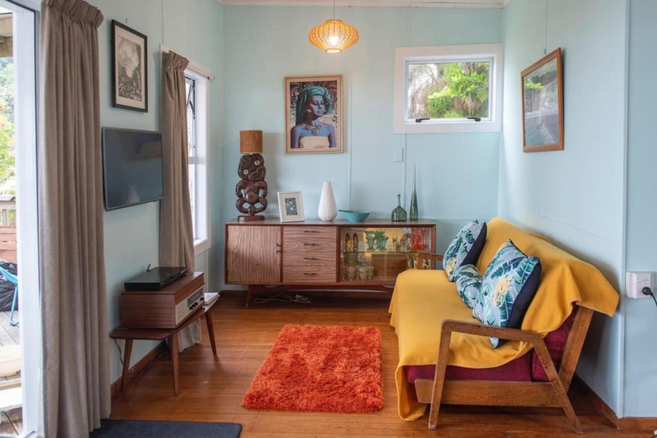 Banana Bach- Whole House- 6 guests- One price view 5