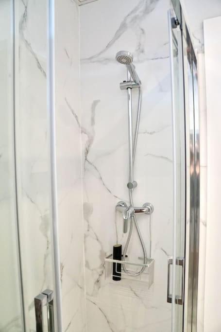 Moderno y Luminoso - Apartamento en Málaga Centro