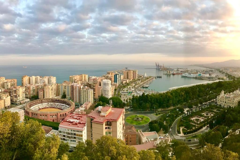 Moderno y Luminoso - Apartamento en Málaga Centro
