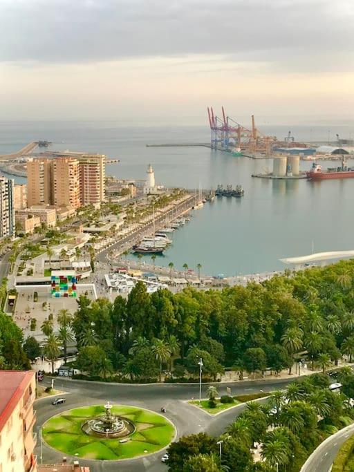 Moderno y Luminoso - Apartamento en Málaga Centro