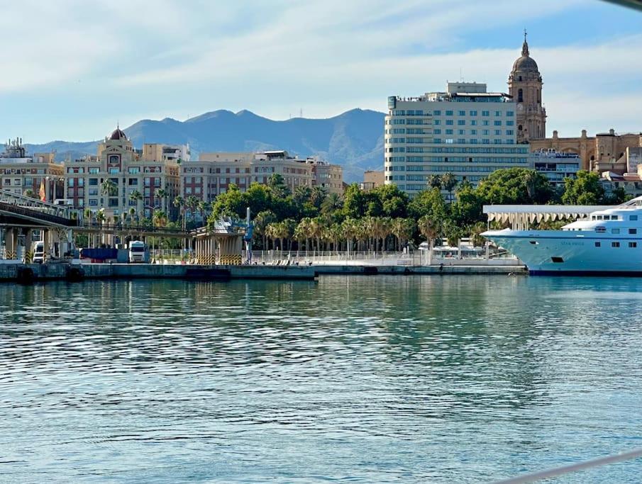 Moderno y Luminoso - Apartamento en Málaga Centro