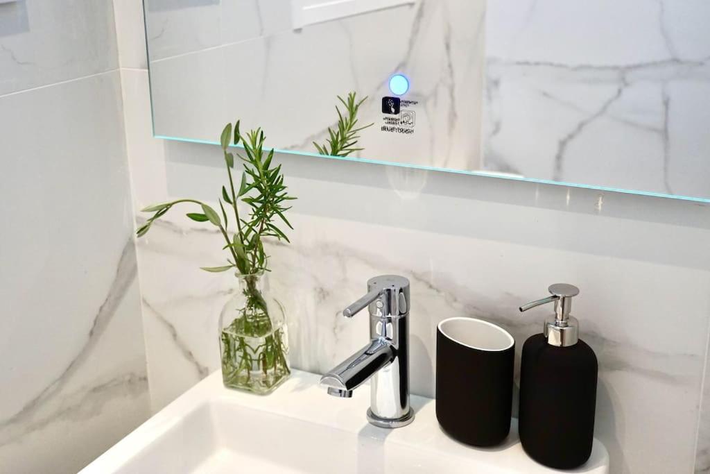 Moderno y Luminoso - Apartamento en Málaga Centro