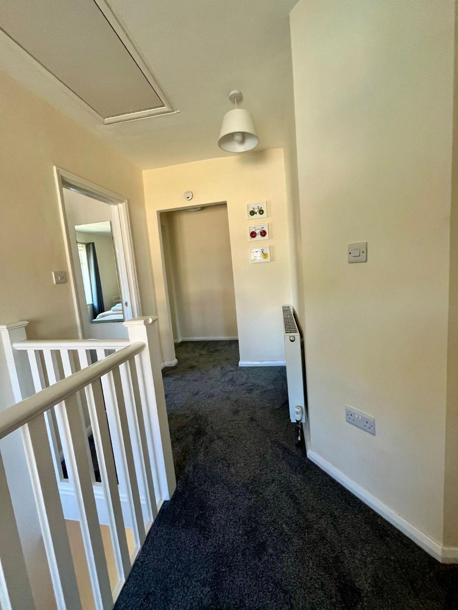 CENTRAL, newly refurb 2 bed flat with FREE PARKING view 2