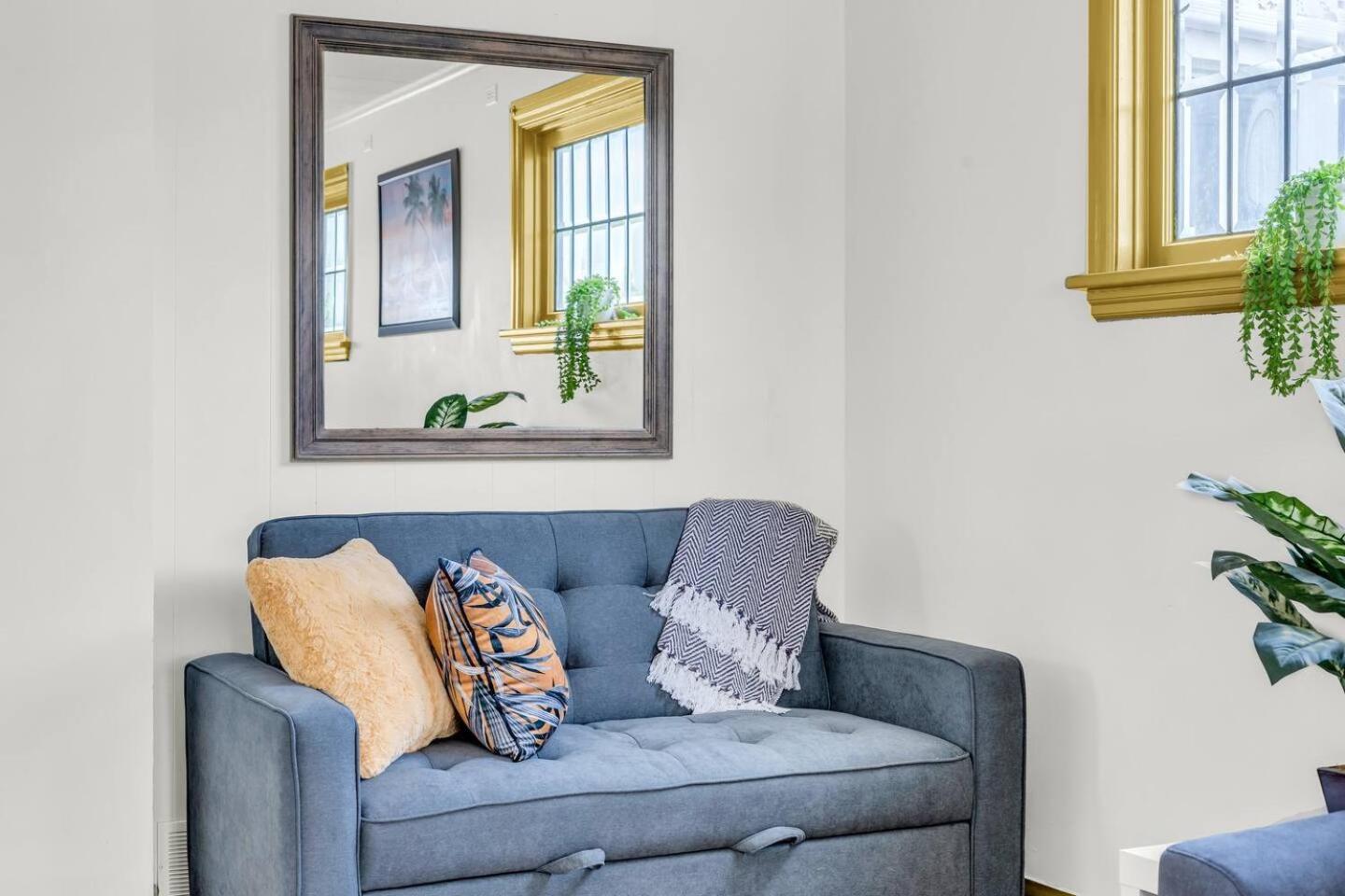 One of the Closest Homes to Tourist District- 13 Guests