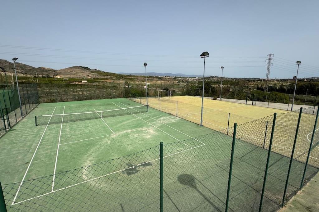 Apartamento en complejo único con piscina y zonas verdes