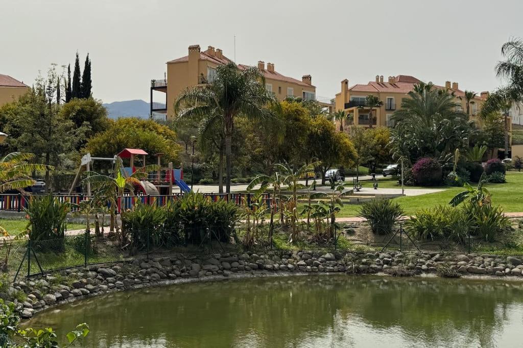 Apartamento en complejo único con piscina y zonas verdes