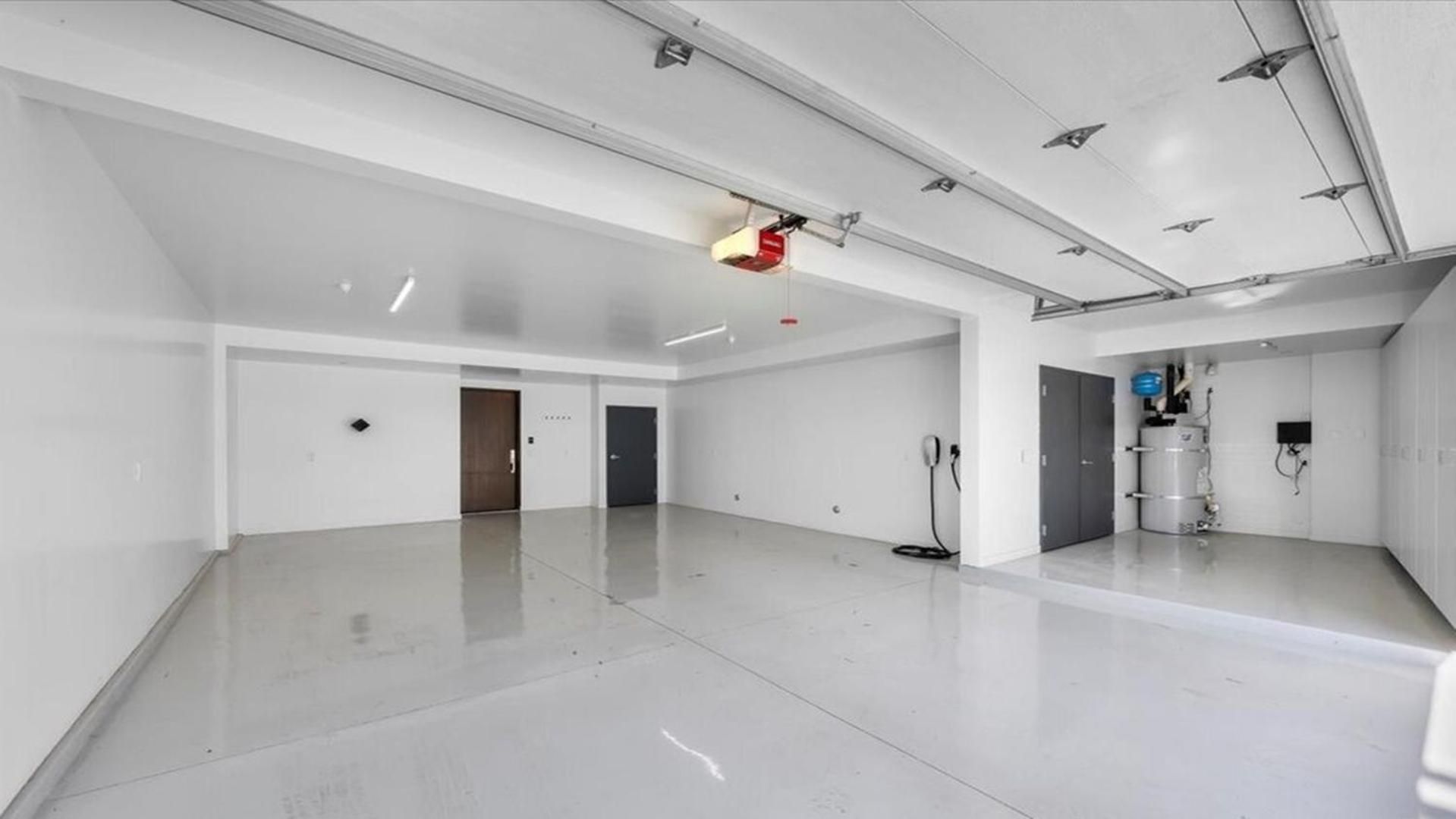 Exquisite Venice Three Bedrooms Home Marvel