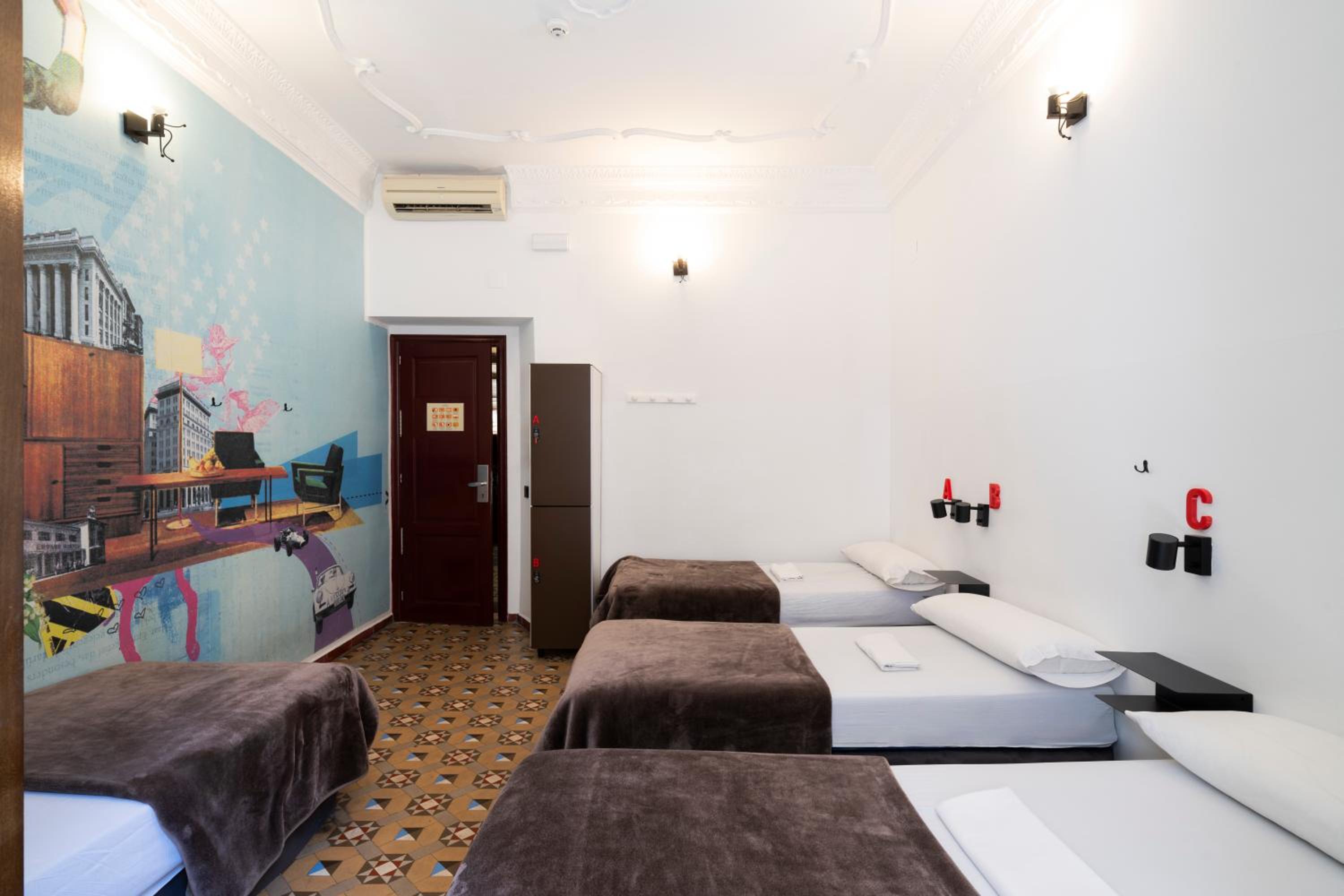 Home Youth Hostel by Feetup Hostels