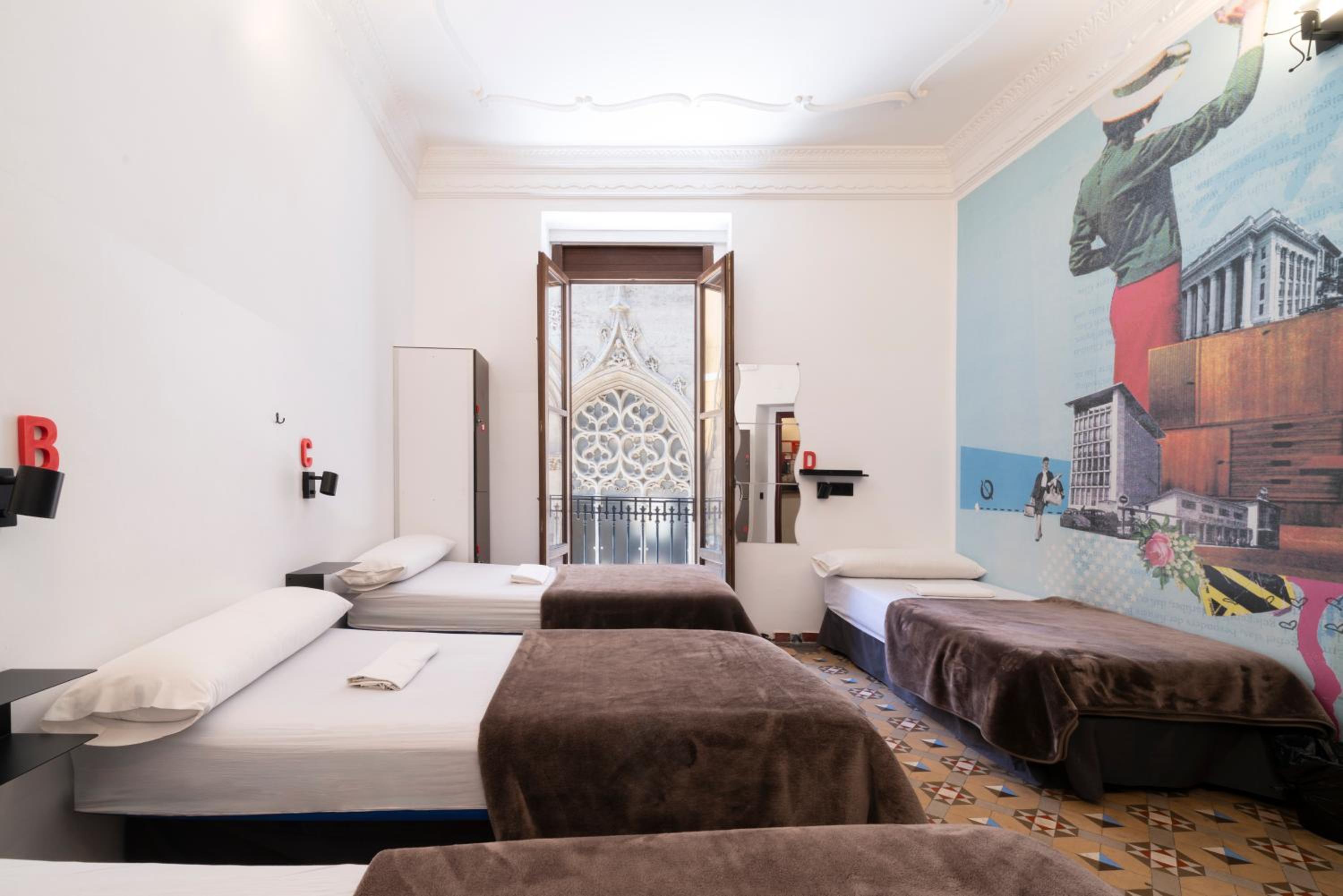 Home Youth Hostel by Feetup Hostels