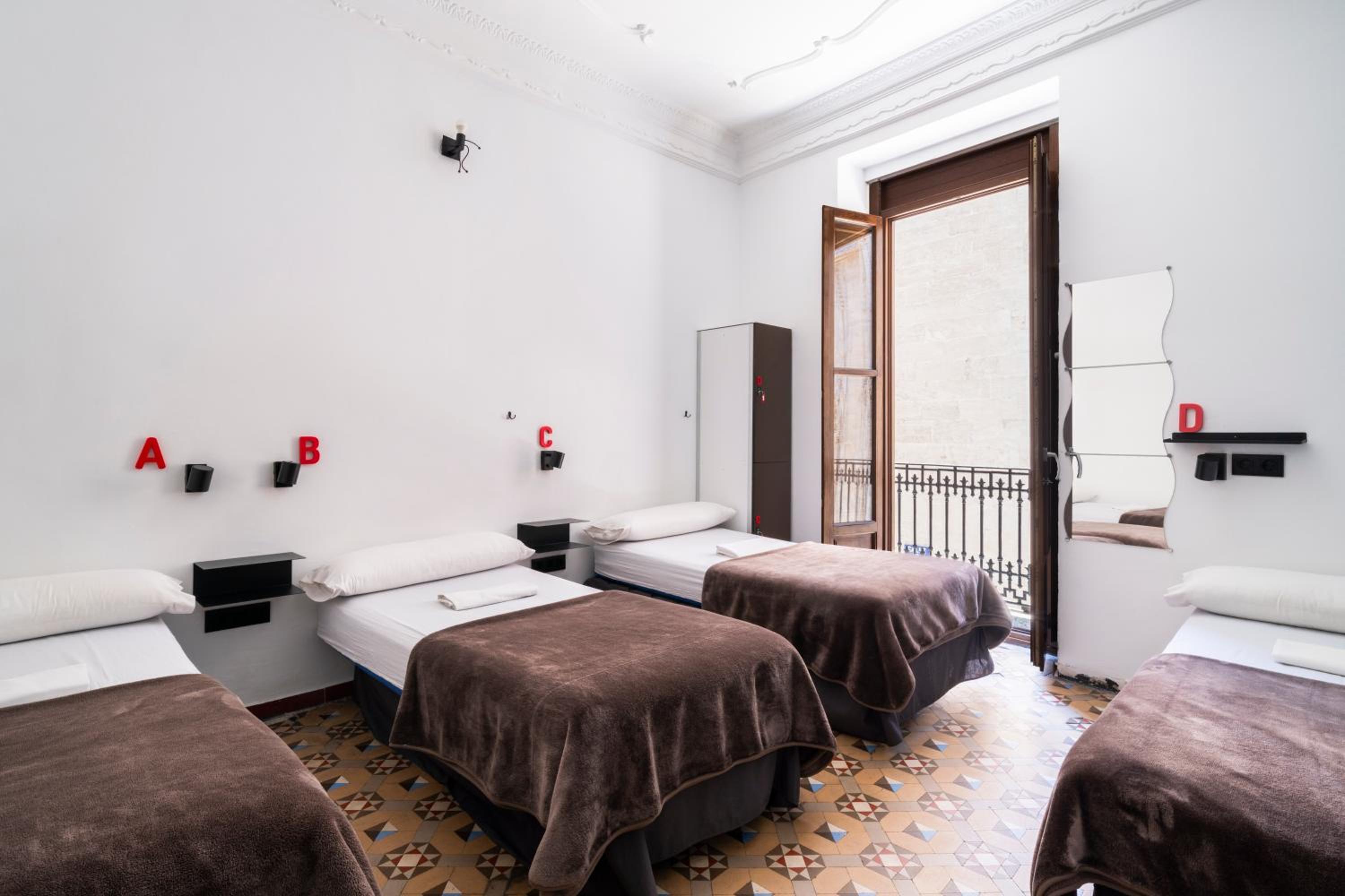 Home Youth Hostel by Feetup Hostels