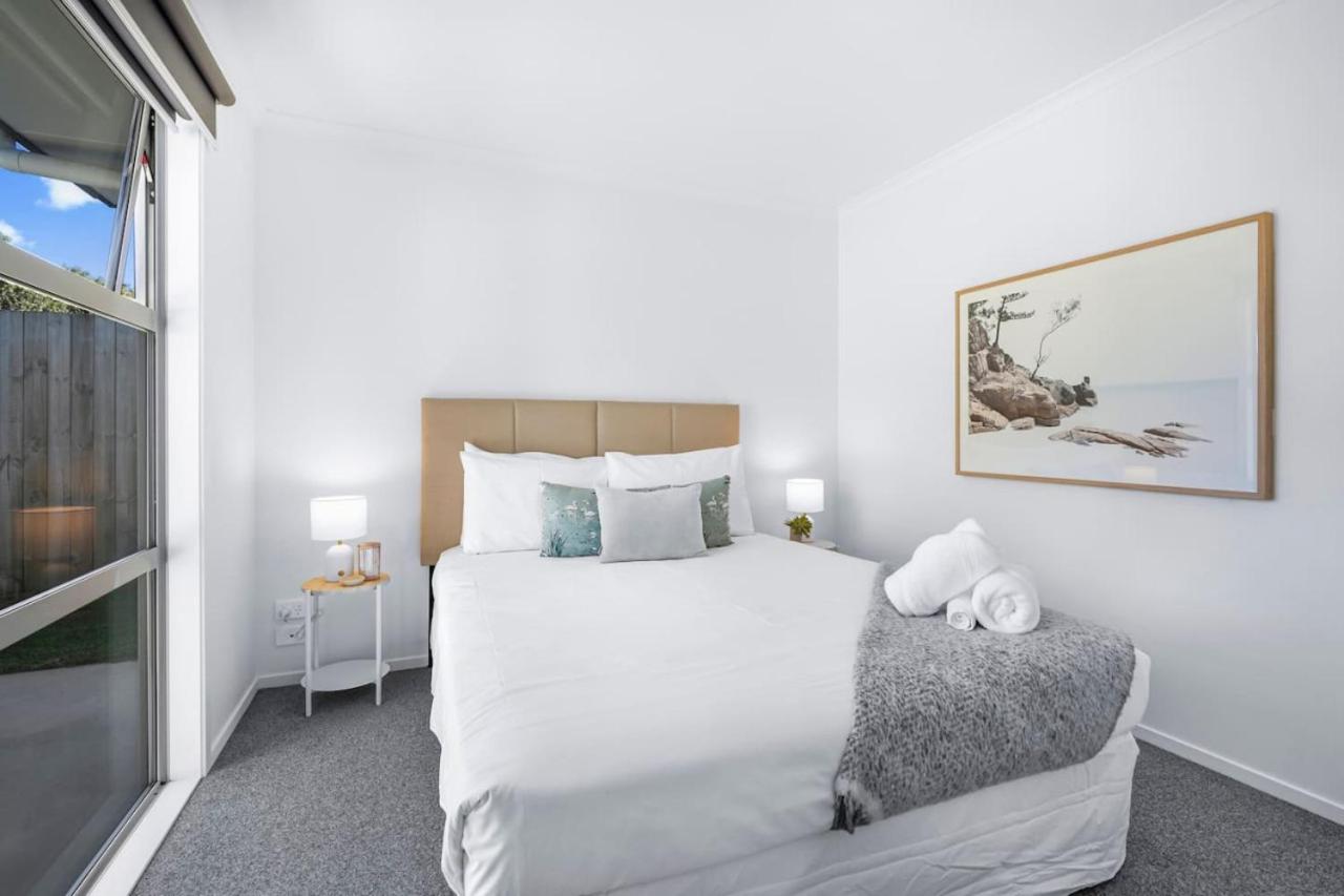 Stylish, Modern and Central view 5