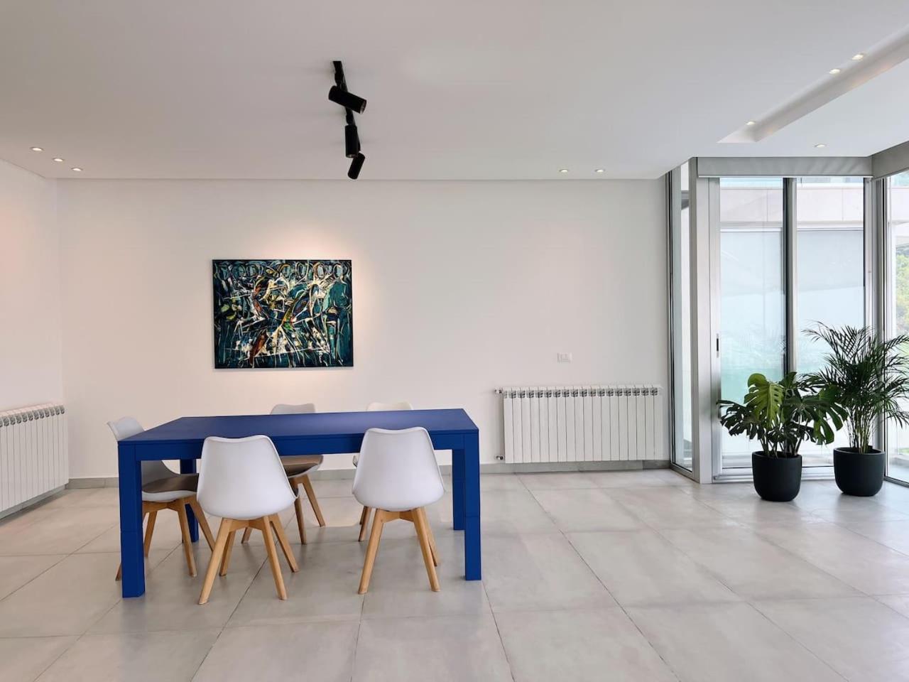 Yarze Escape 2BR with pool access view 3