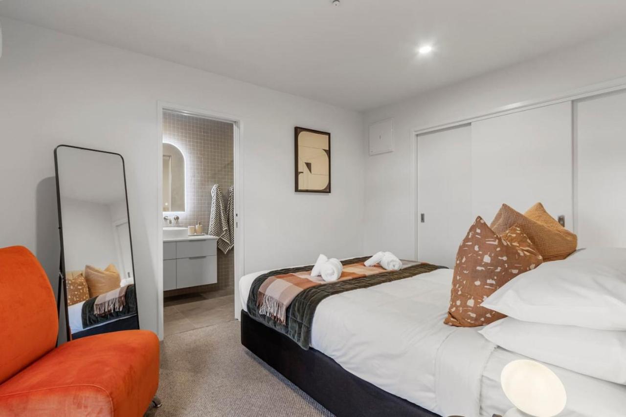 Million Dollar Apartment, LUXE VIEW -By KOSH BNB view 3
