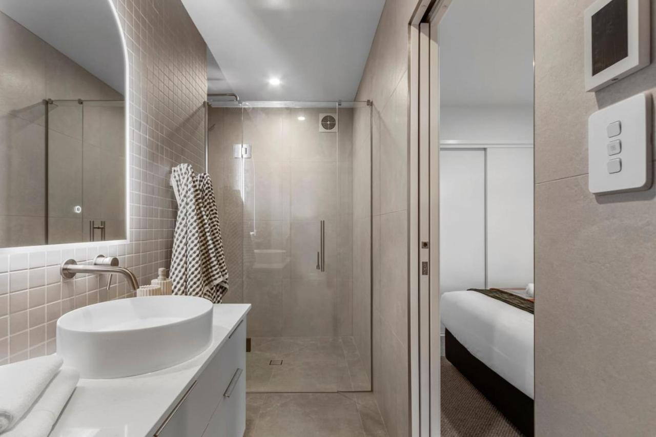Million Dollar Apartment, LUXE VIEW -By KOSH BNB view 4
