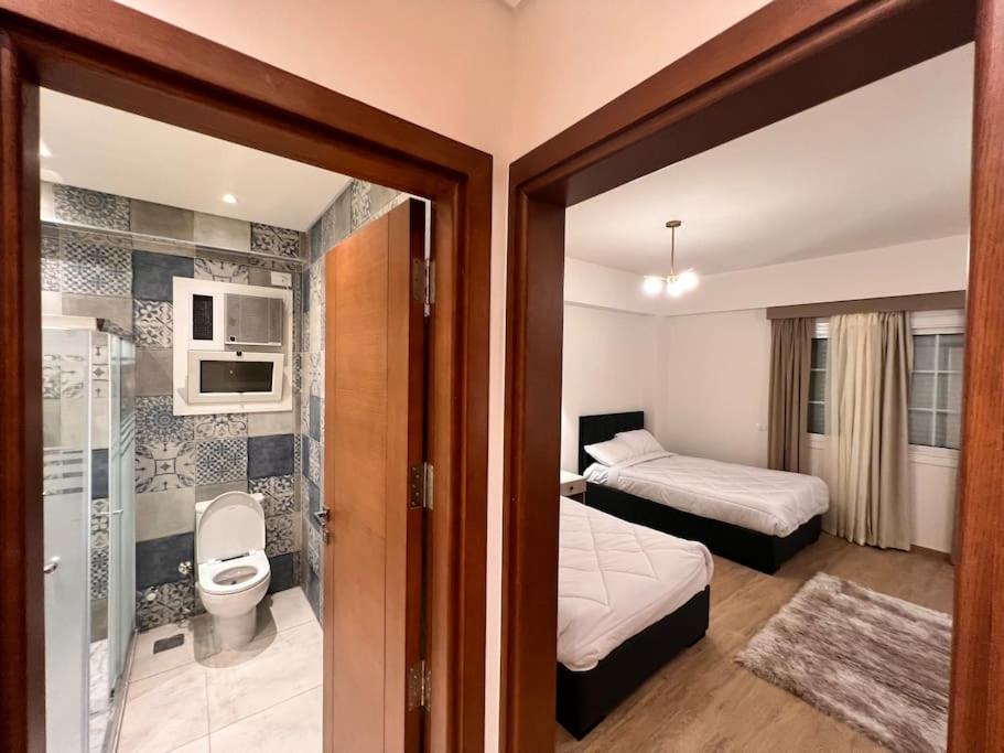 White Palace served Apartment 21