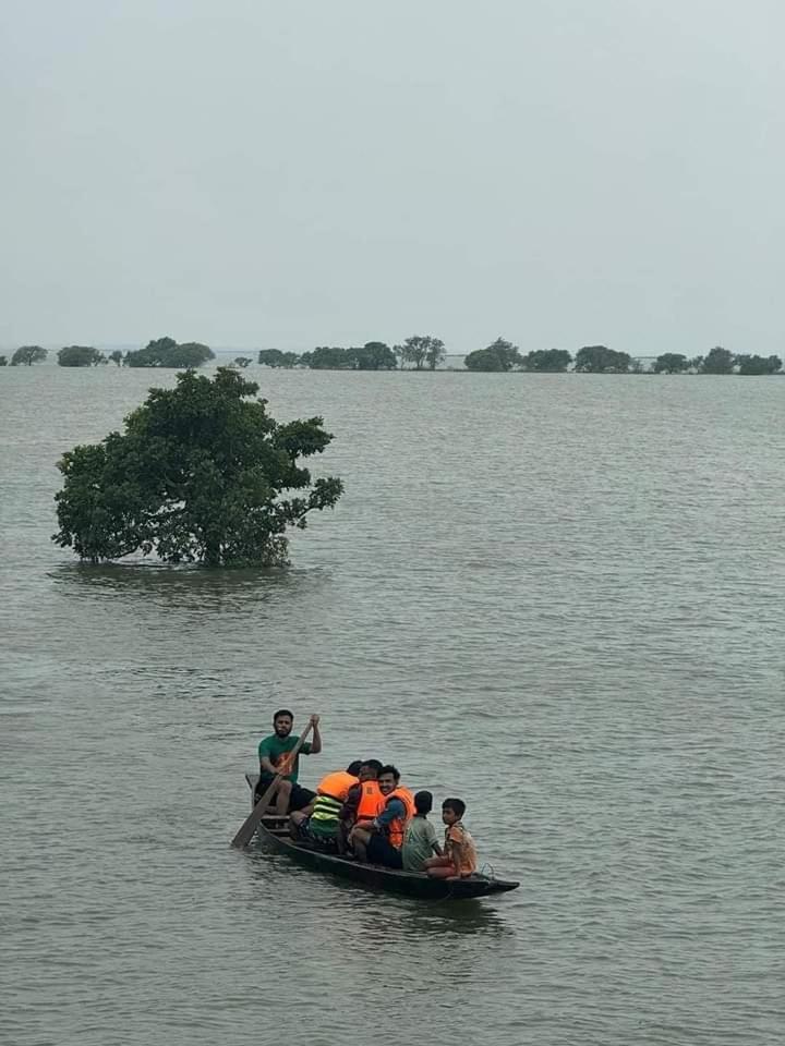 Galui - Truly Floating House in Tangua